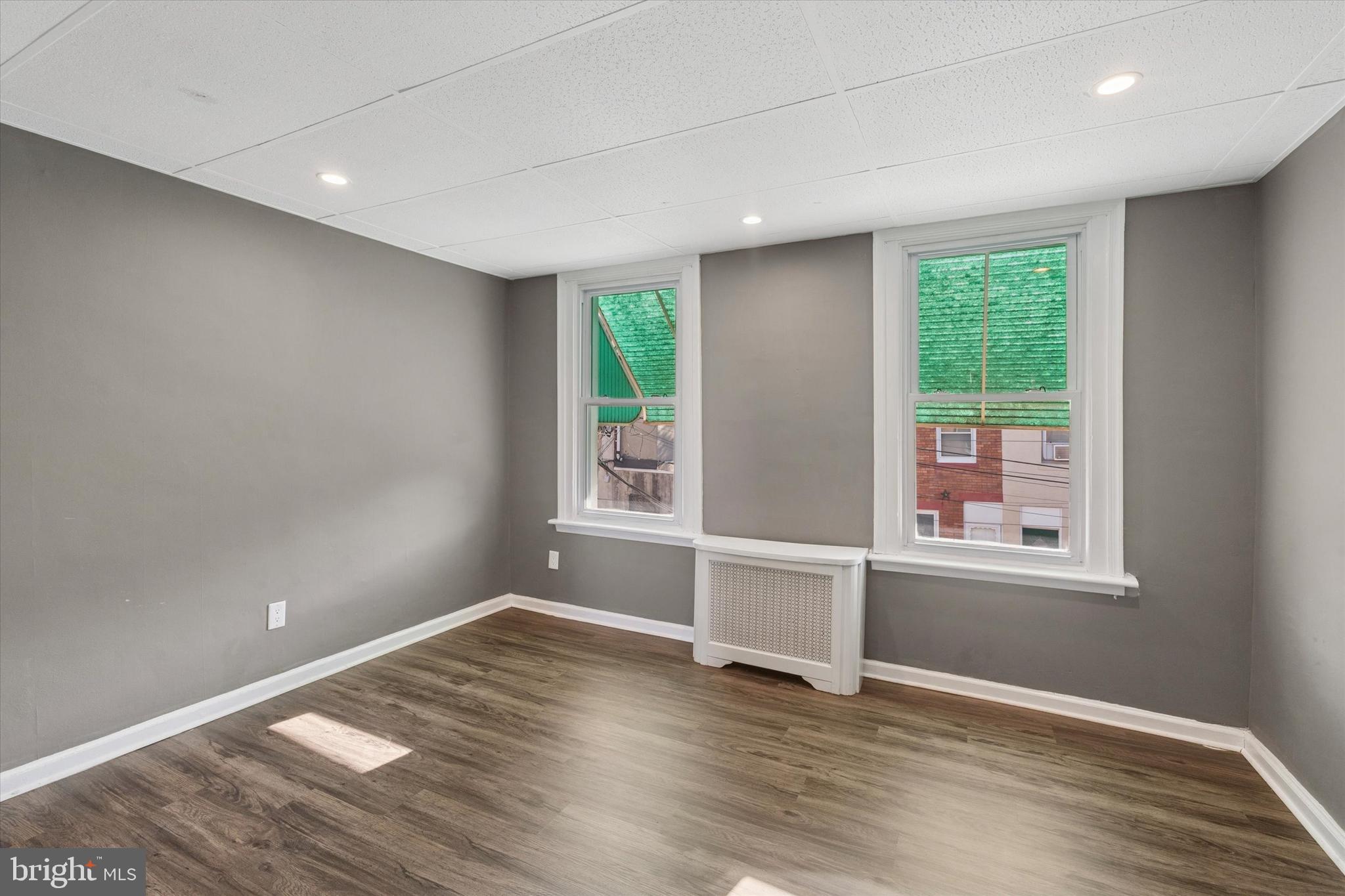 PORT RICHMOND - Residential