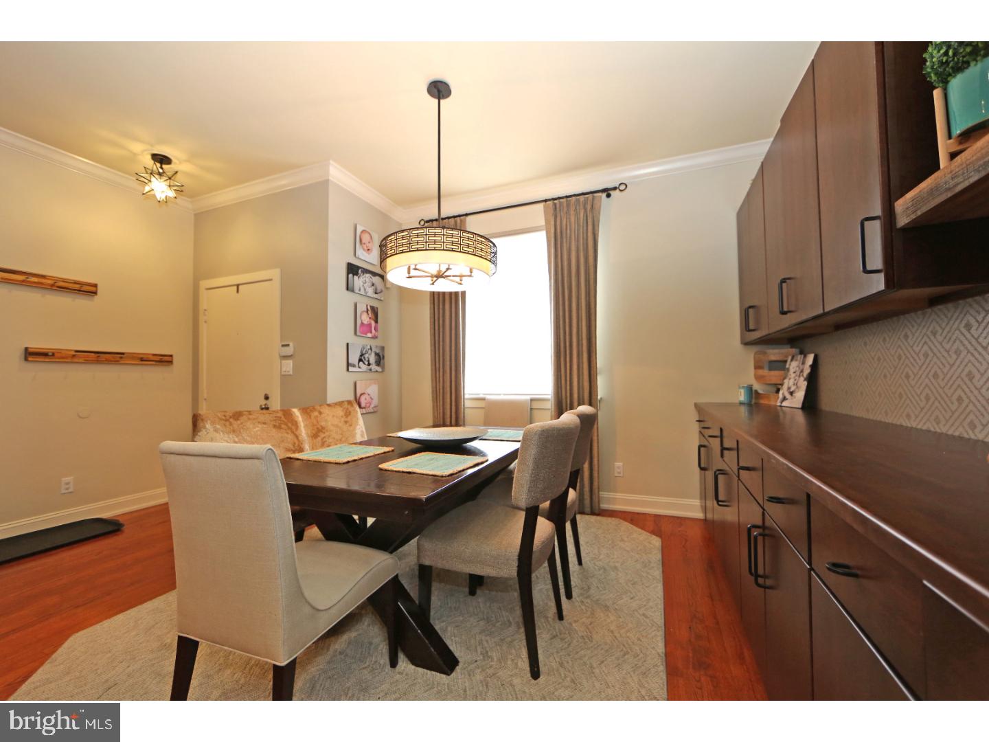 QUEEN VILLAGE - Residential