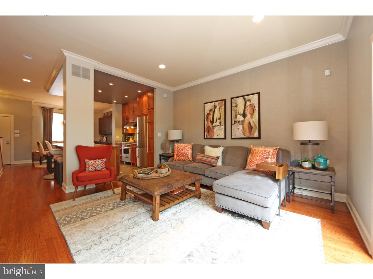 QUEEN VILLAGE - Residential
