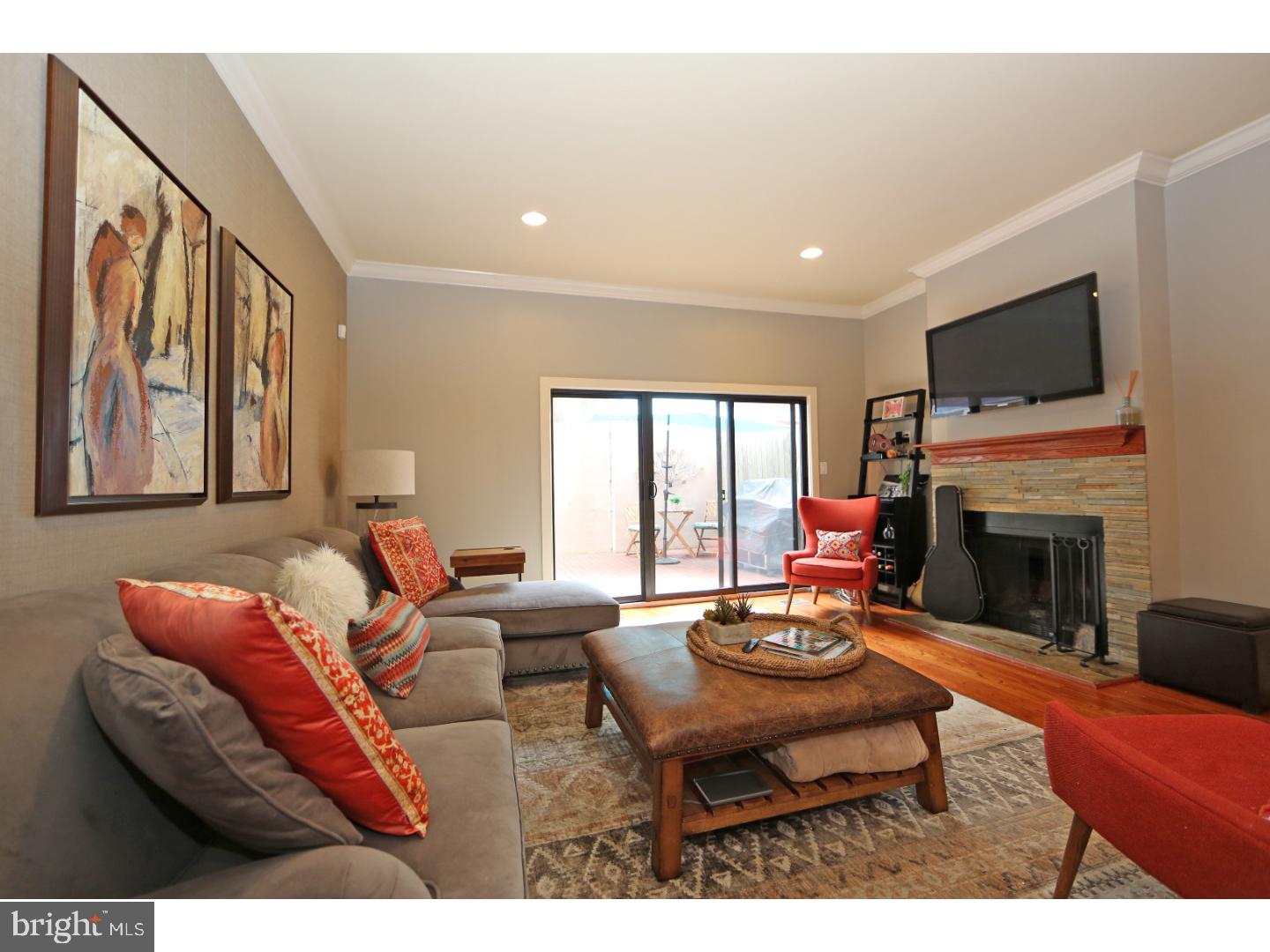 QUEEN VILLAGE - Residential