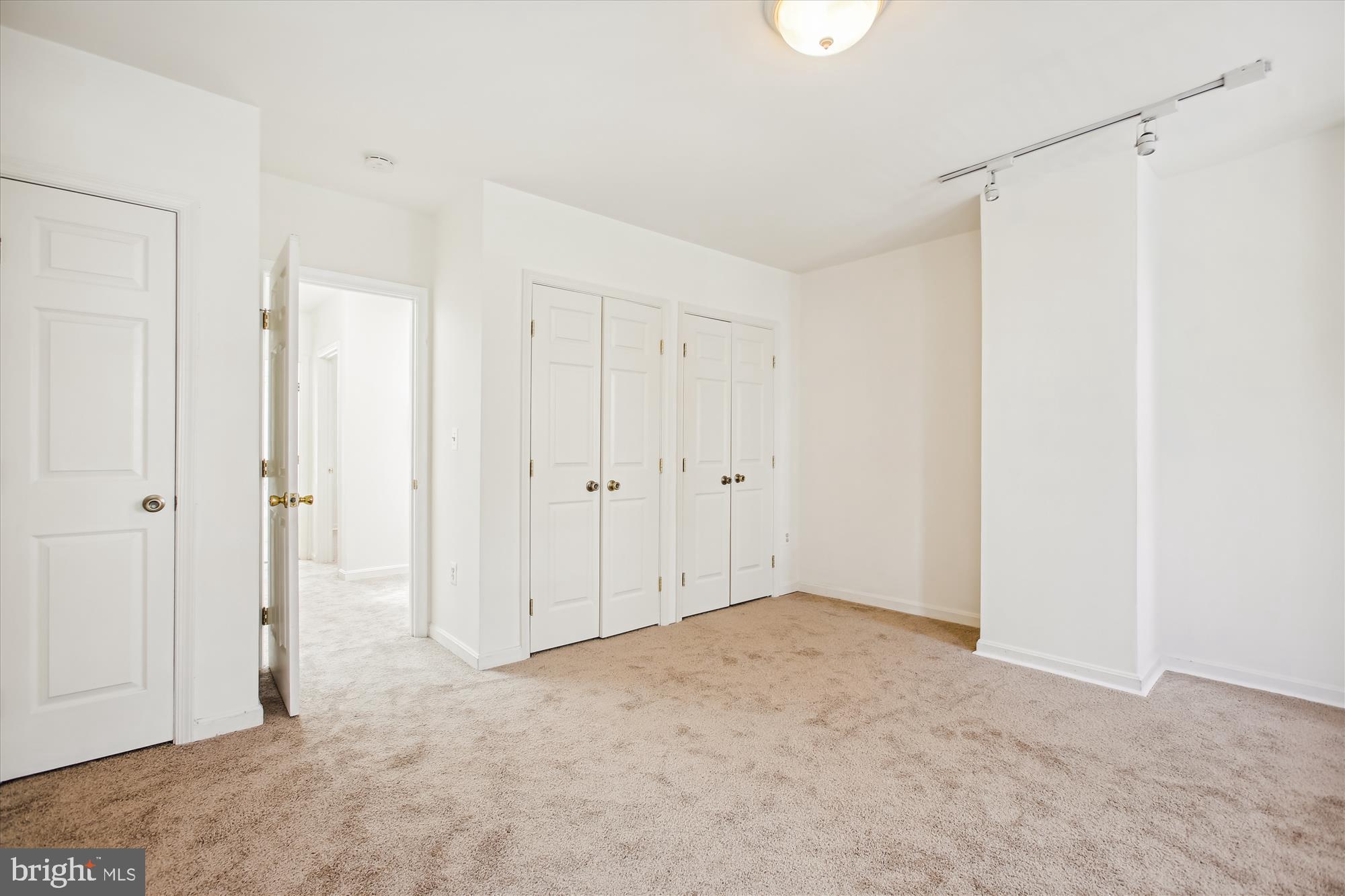 SHAW - Residential Lease
