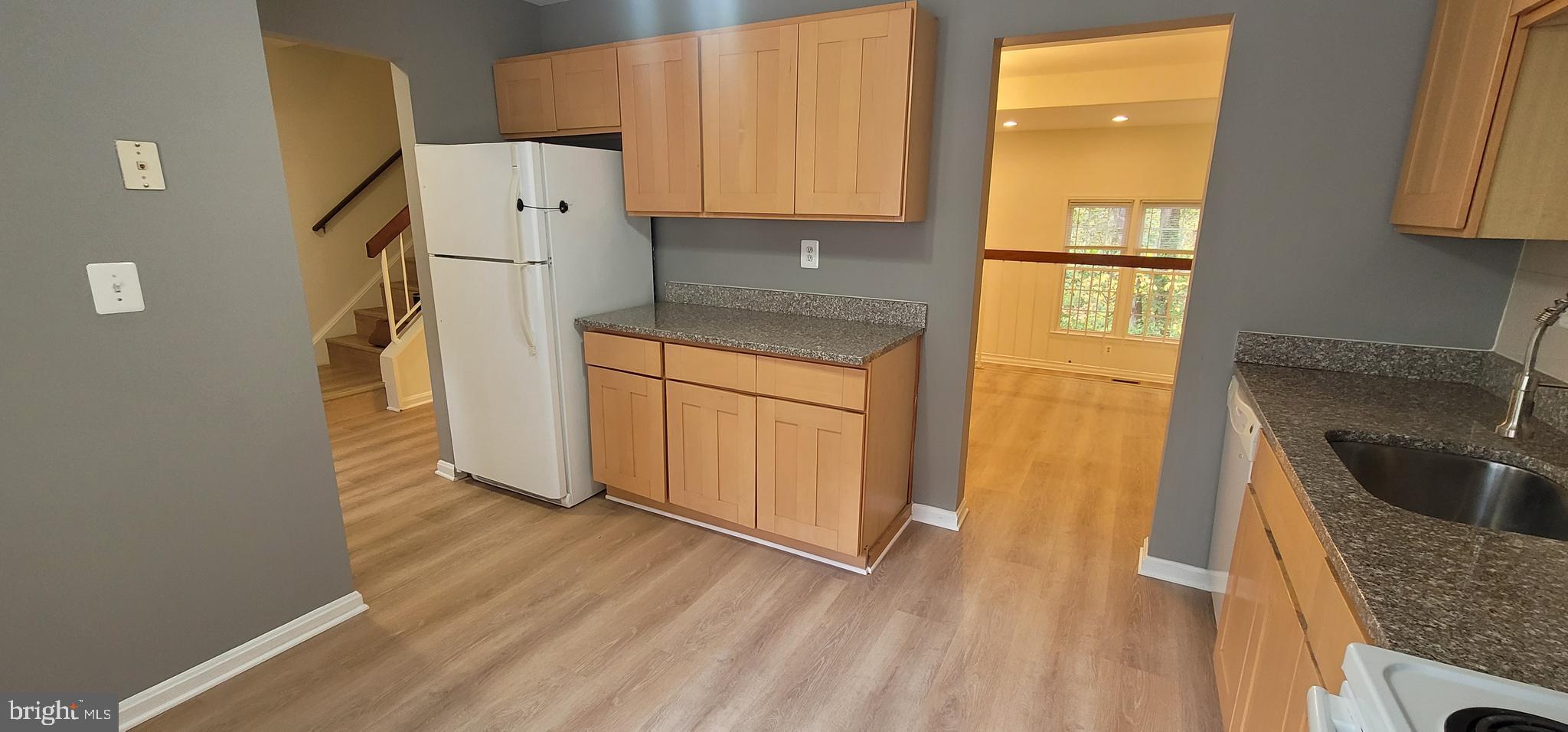 SHADY GROVE VILLAGE - Residential Lease