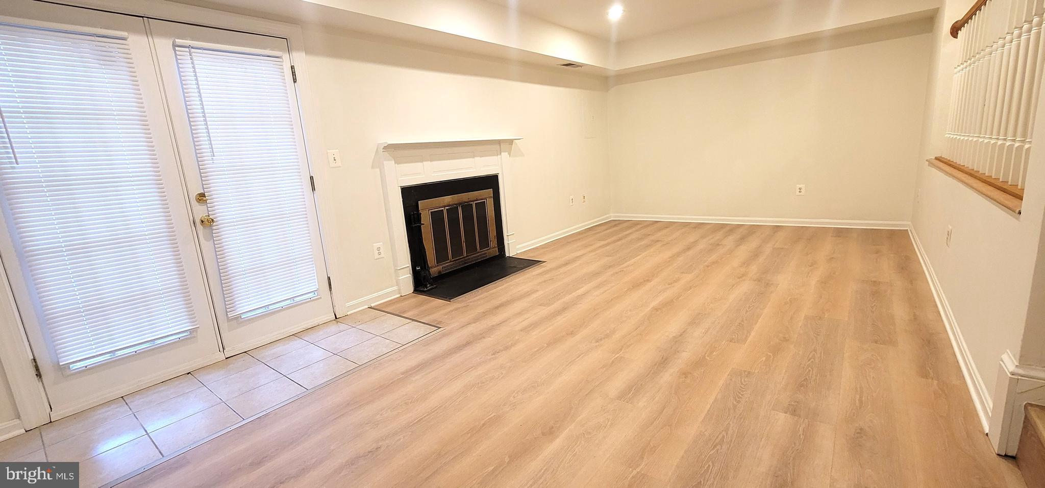 SHADY GROVE VILLAGE - Residential Lease