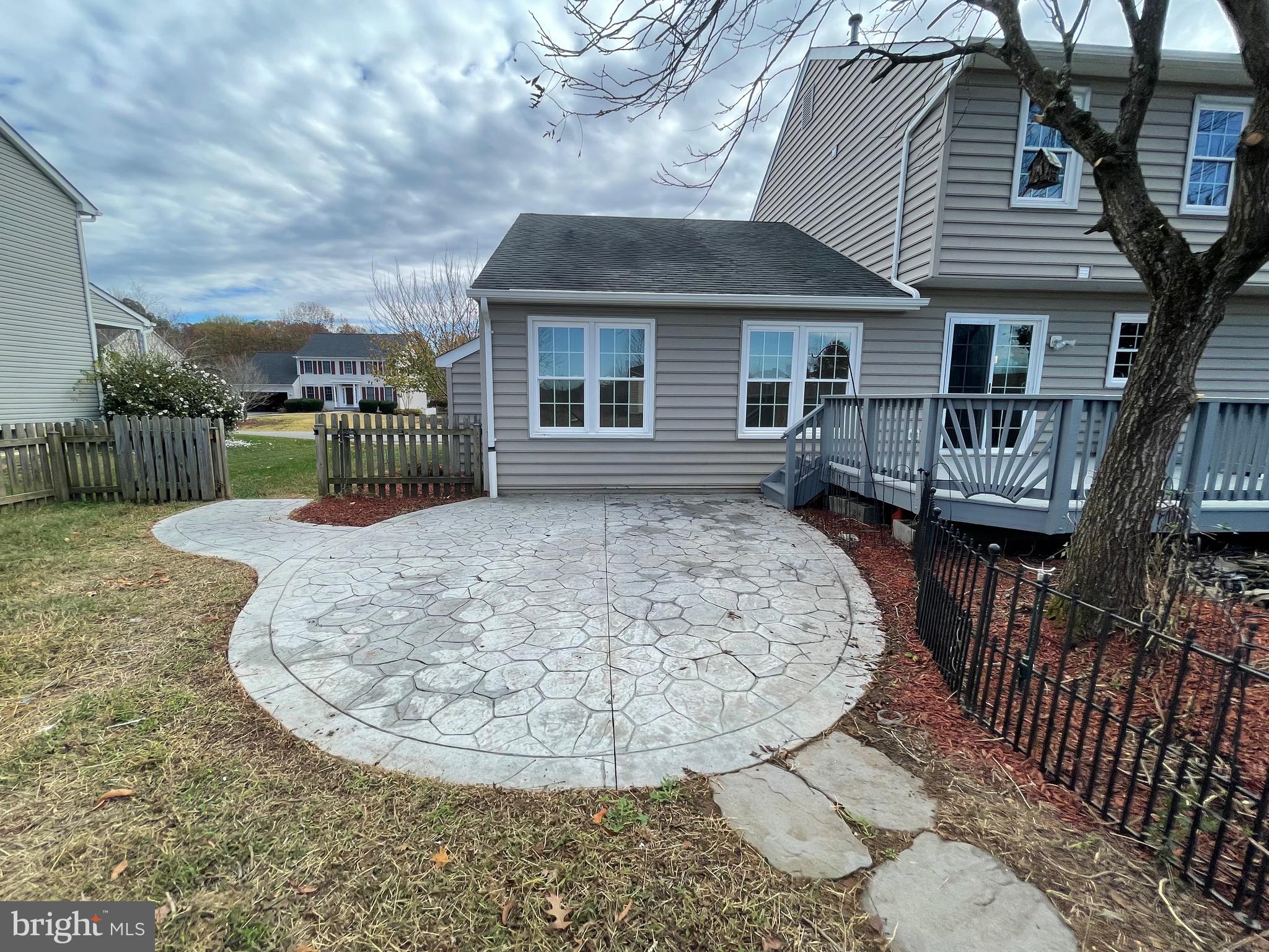 FOX POINT - Residential