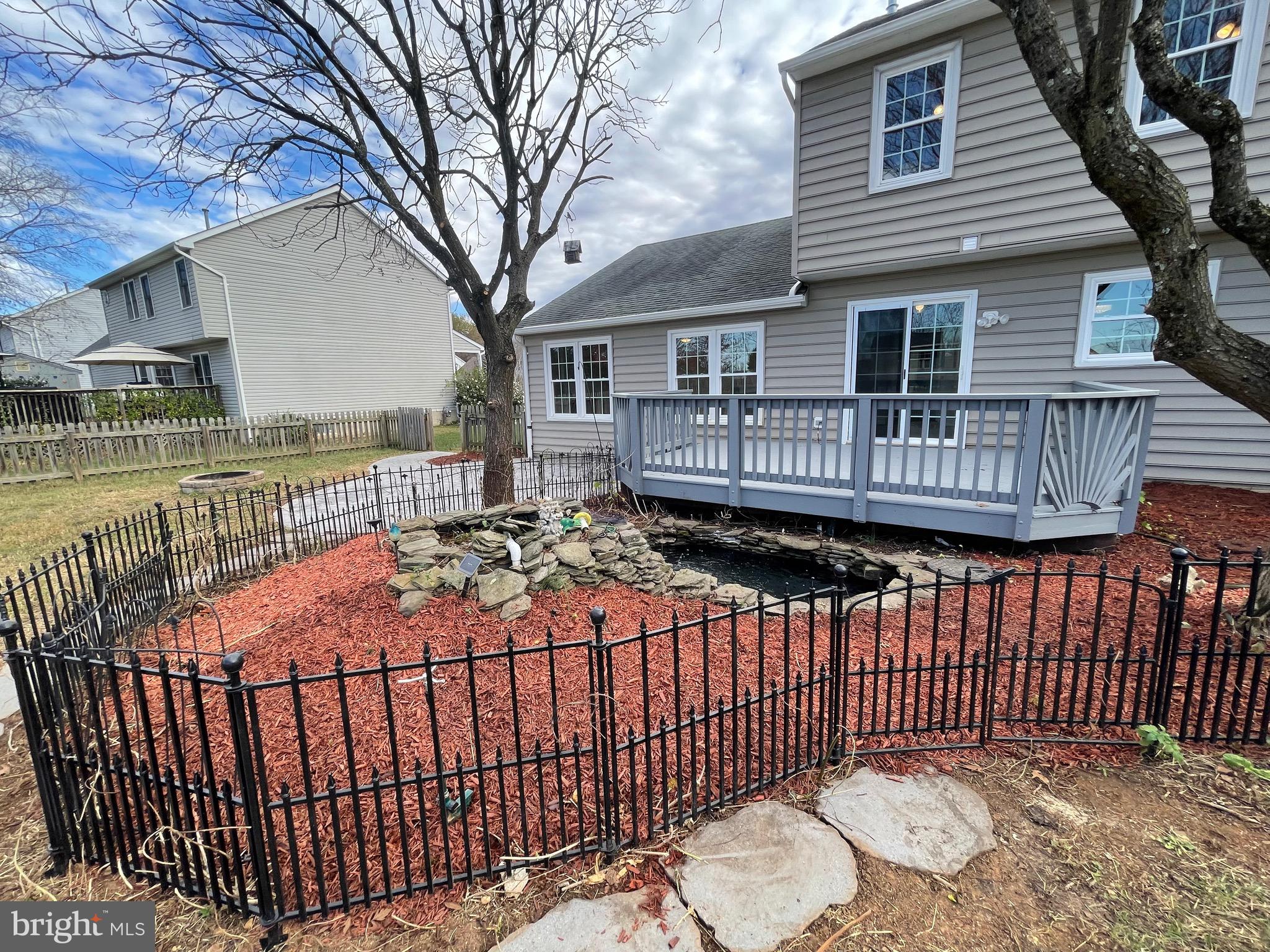 FOX POINT - Residential