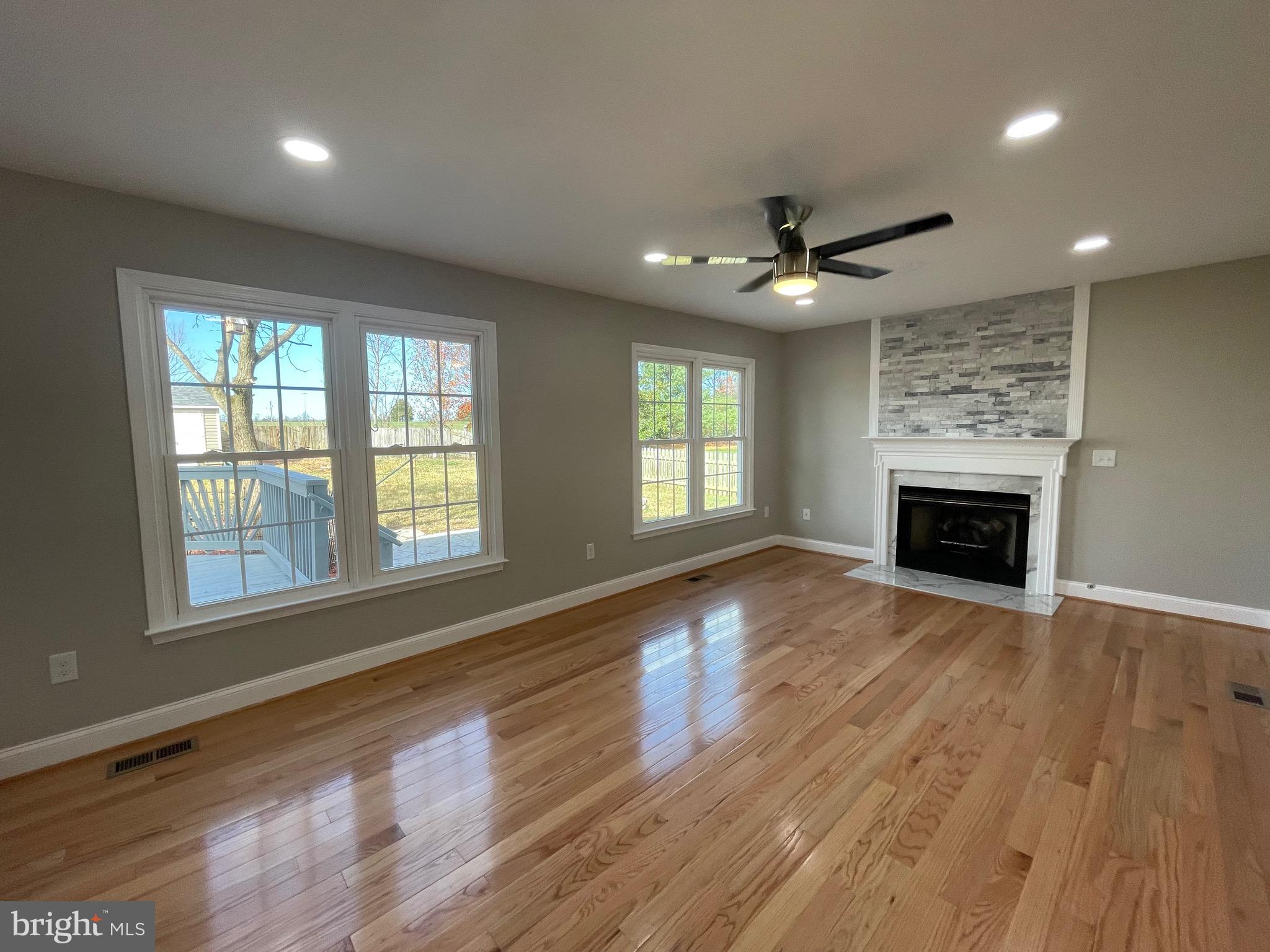 FOX POINT - Residential