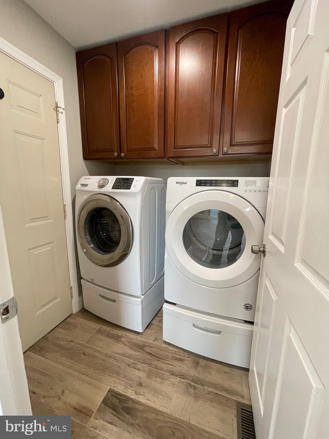 FOX POINT - Residential