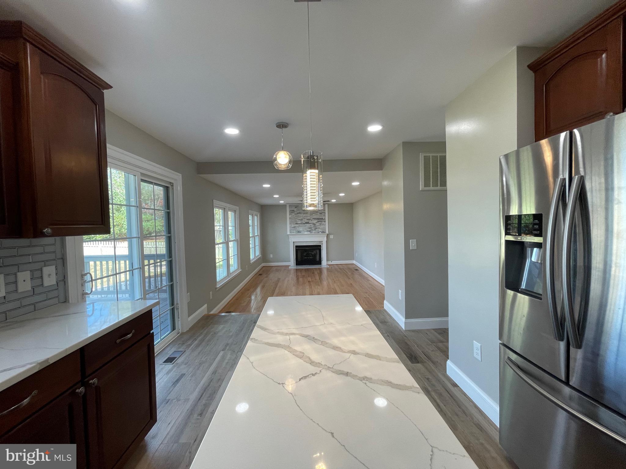 FOX POINT - Residential