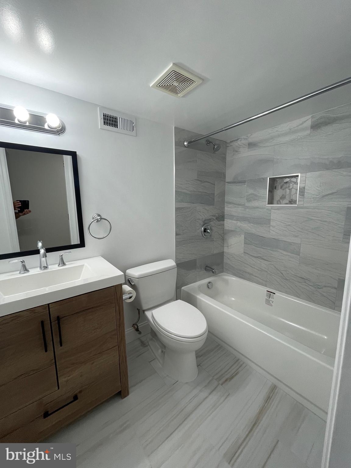 FOX POINT - Residential