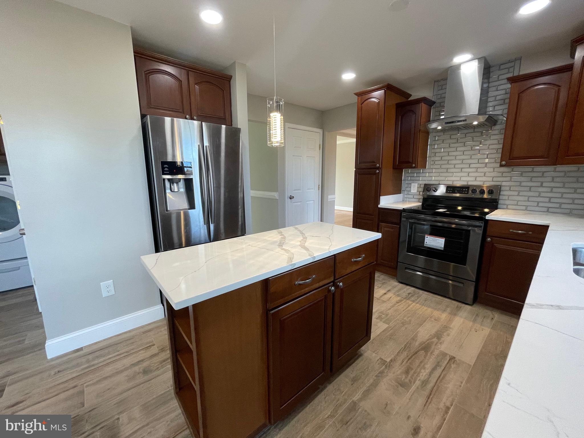 FOX POINT - Residential