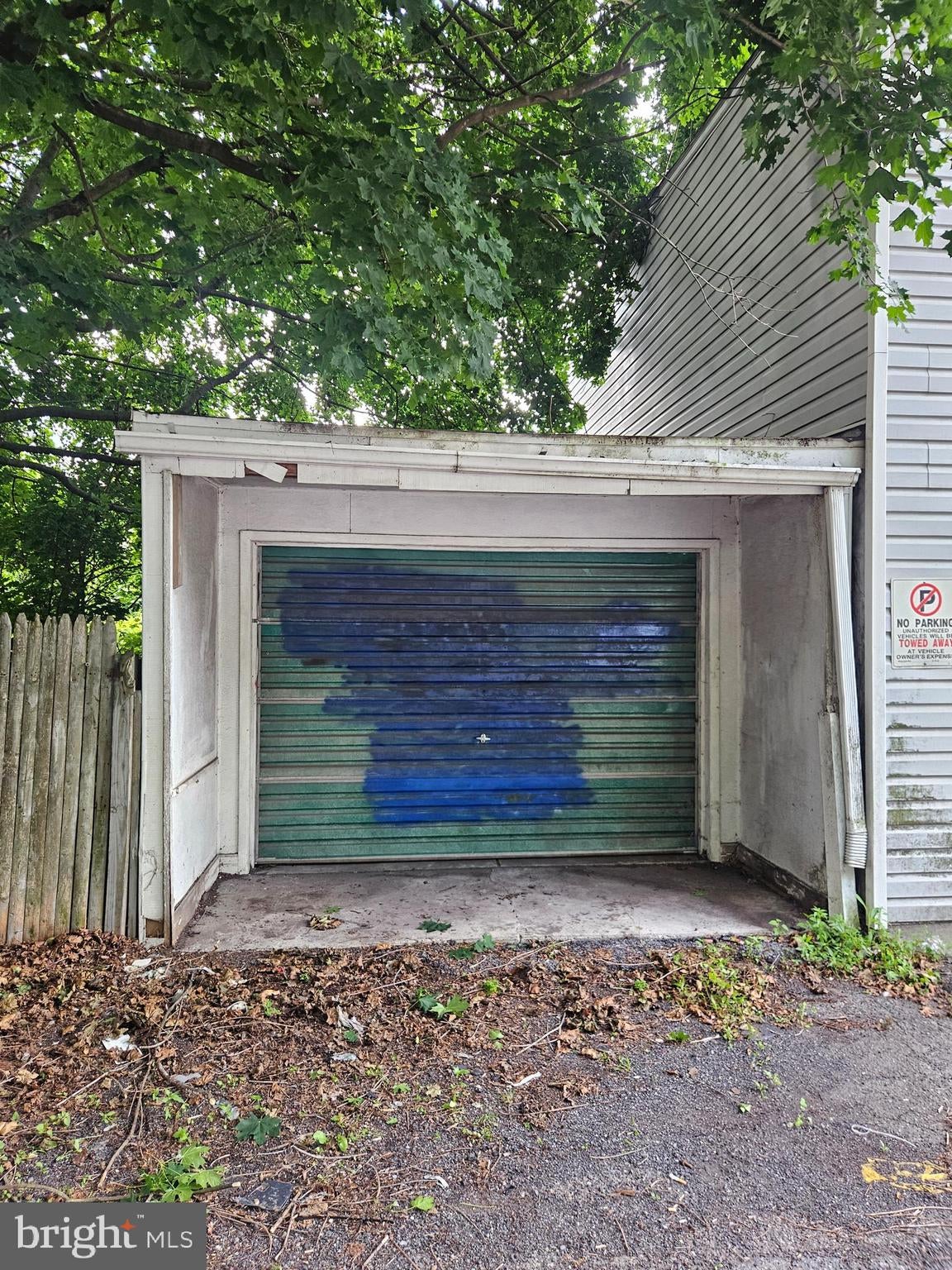 605 E CENTRE STREET