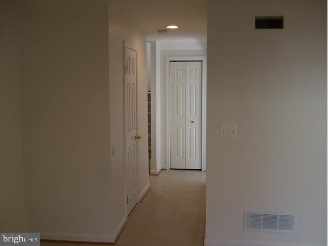 HILLTOP ACRES - Residential Lease