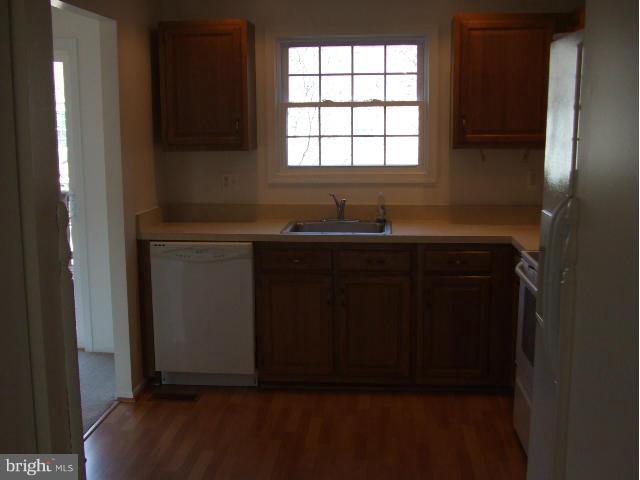 HILLTOP ACRES - Residential Lease