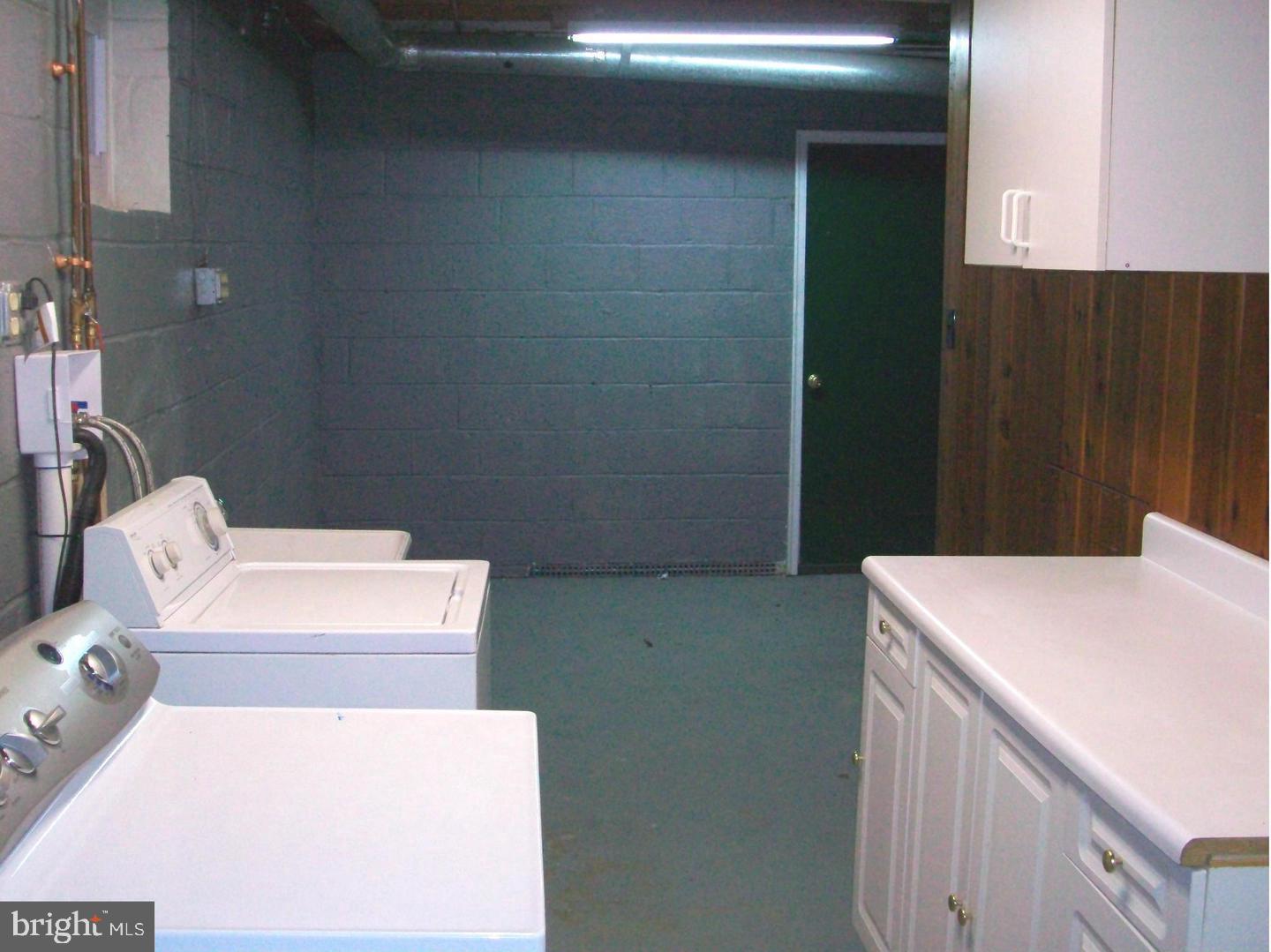 ROSEMONT - Residential Lease