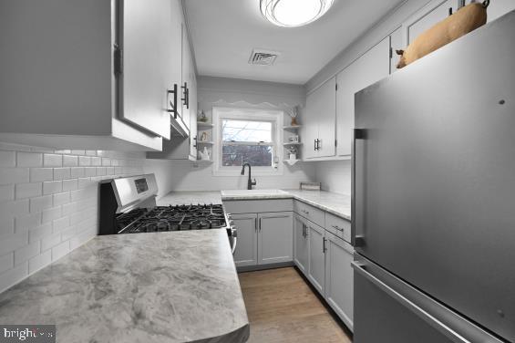 MANCHESTER - Residential