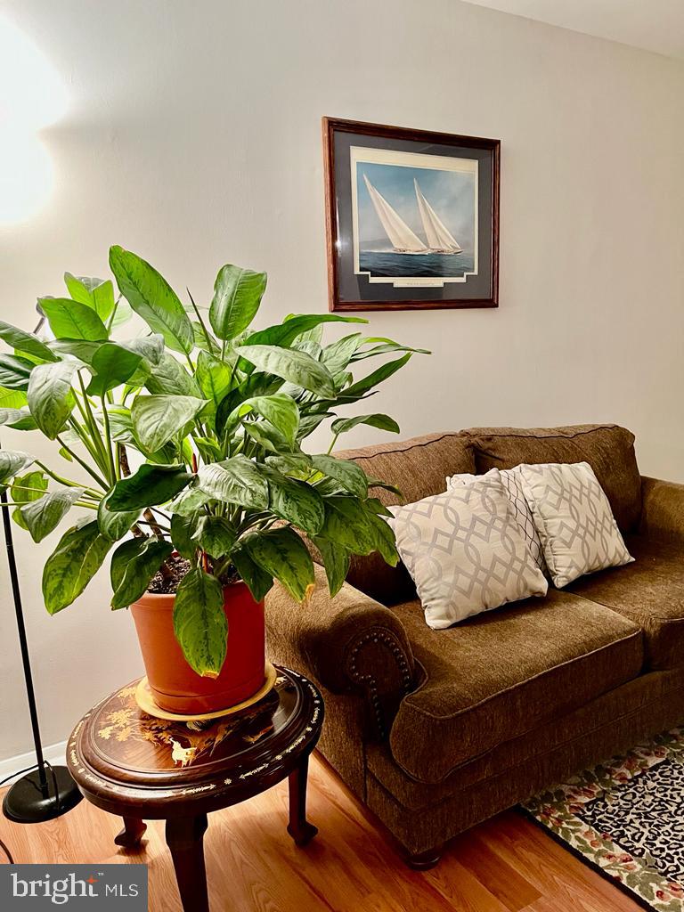 WILLOW WOOD - Residential