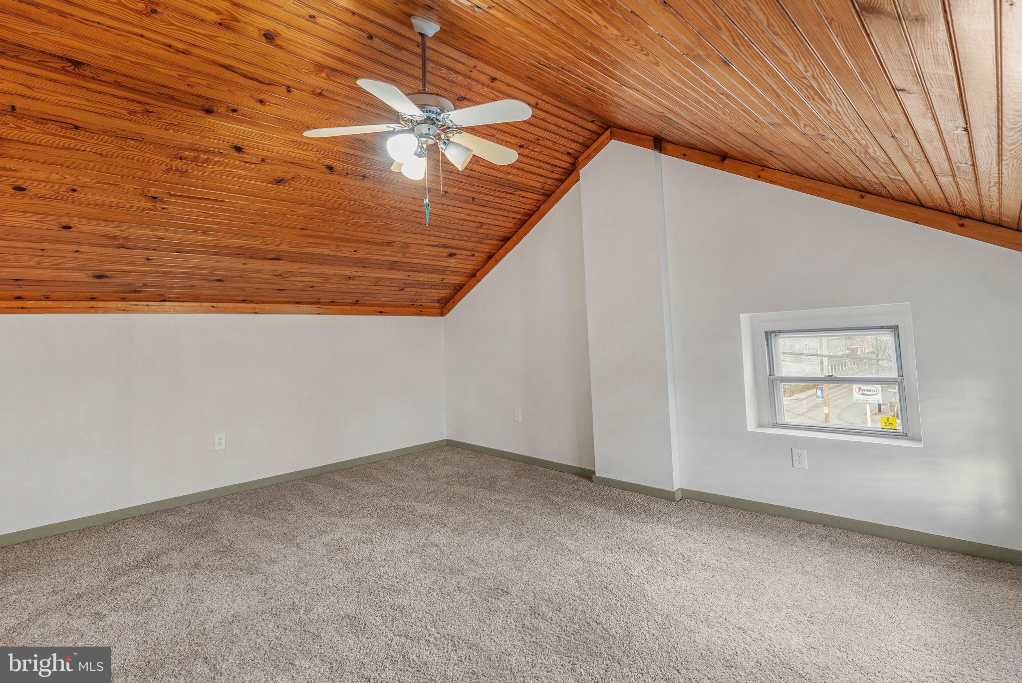 CLIFTON HEIGHTS - Residential