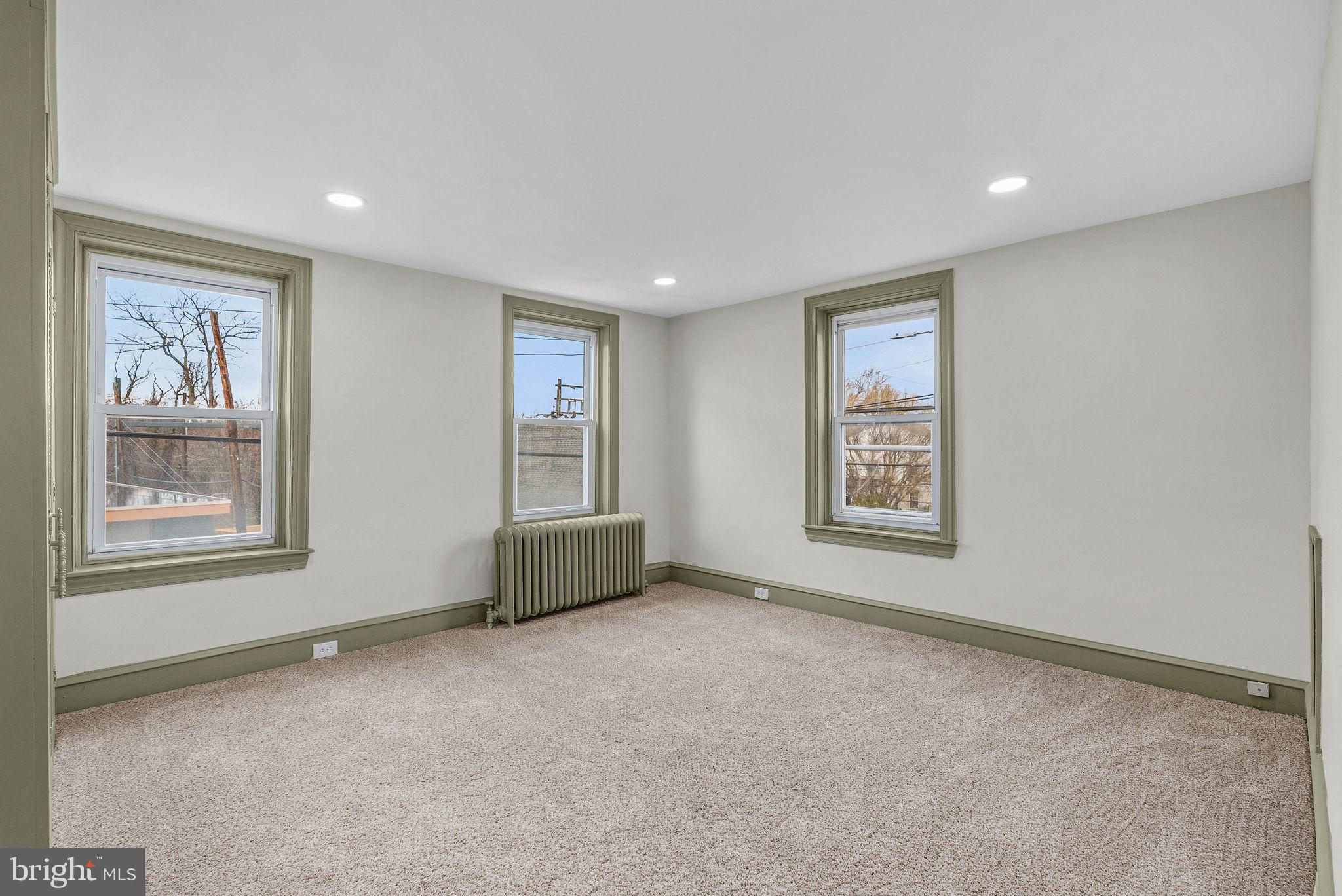 CLIFTON HEIGHTS - Residential