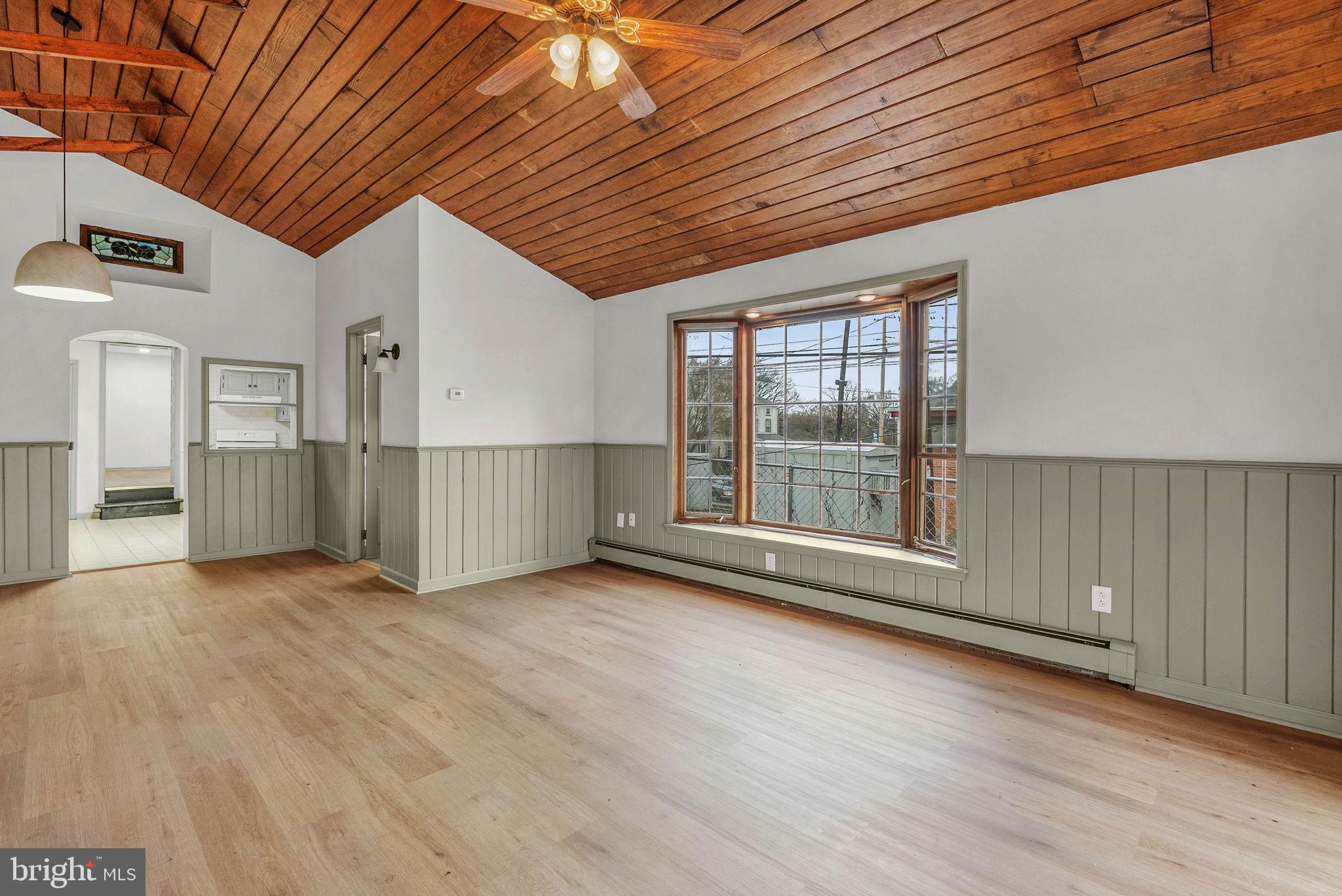 CLIFTON HEIGHTS - Residential