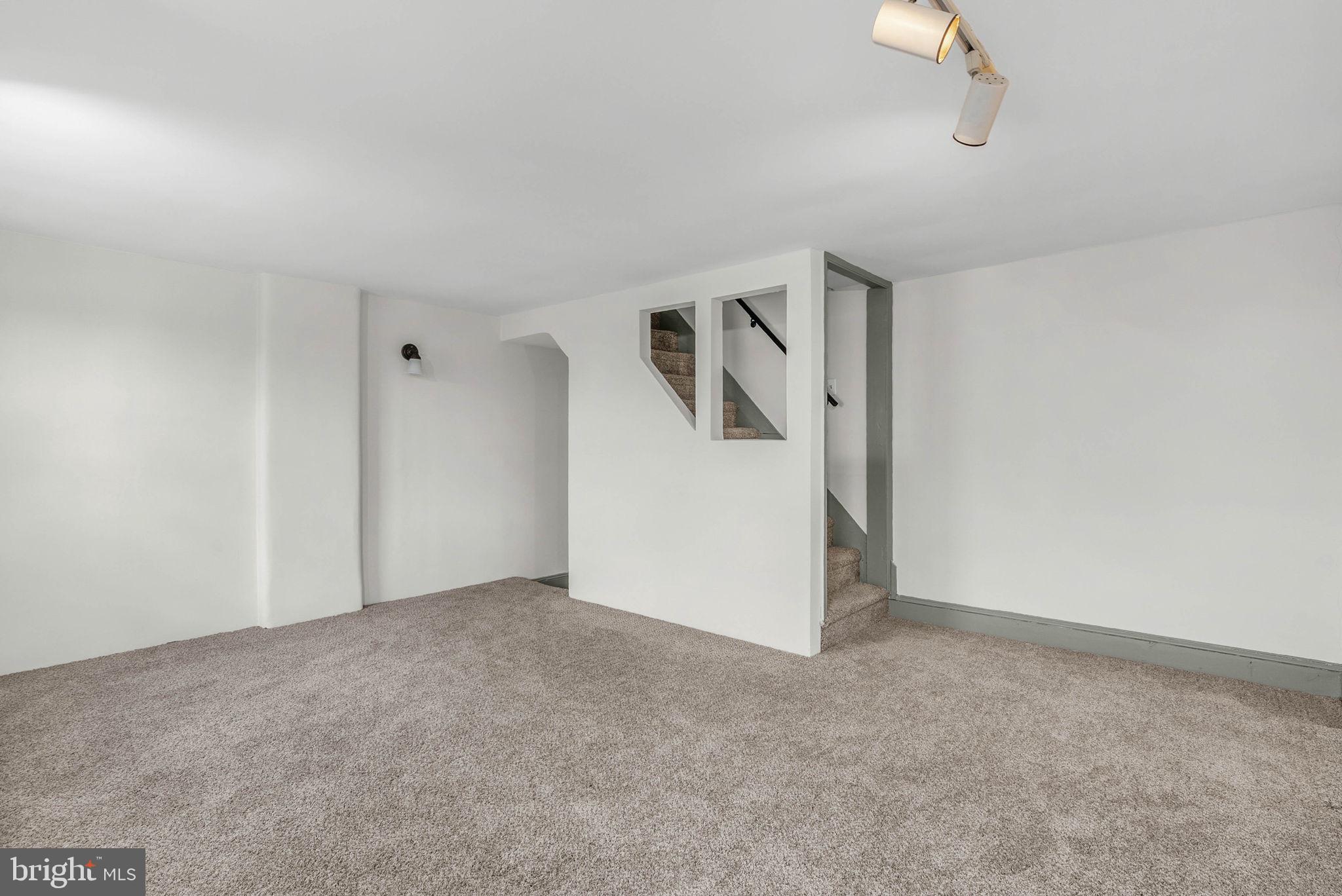 CLIFTON HEIGHTS - Residential