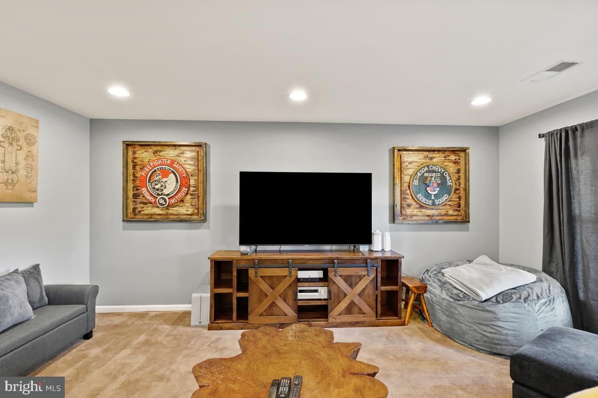 SILVER SPRING - Residential