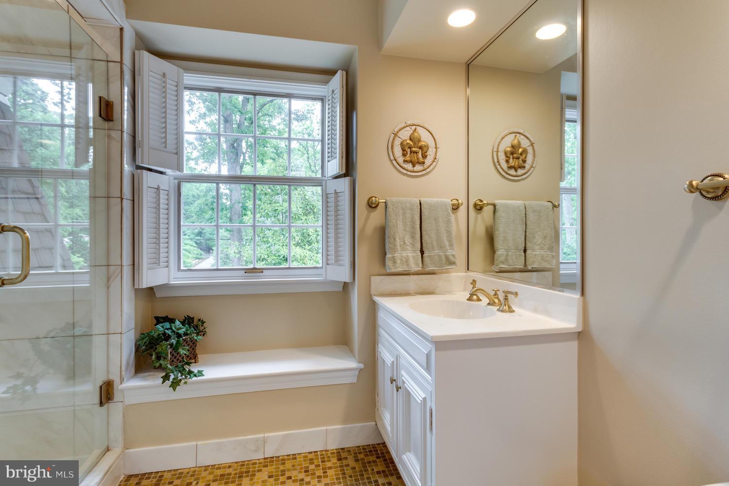 WOODHAVEN - Residential