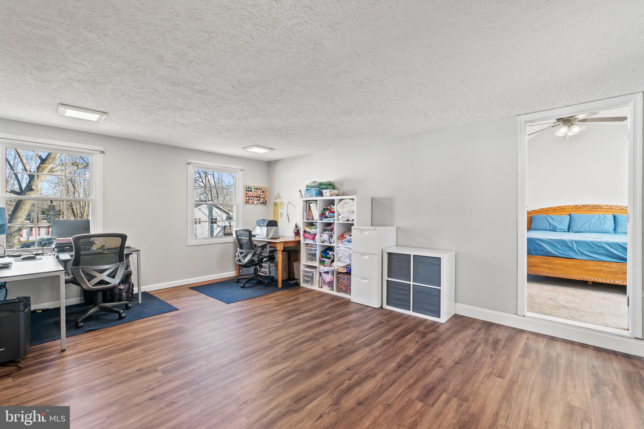 COUNTRY CLUB - Residential