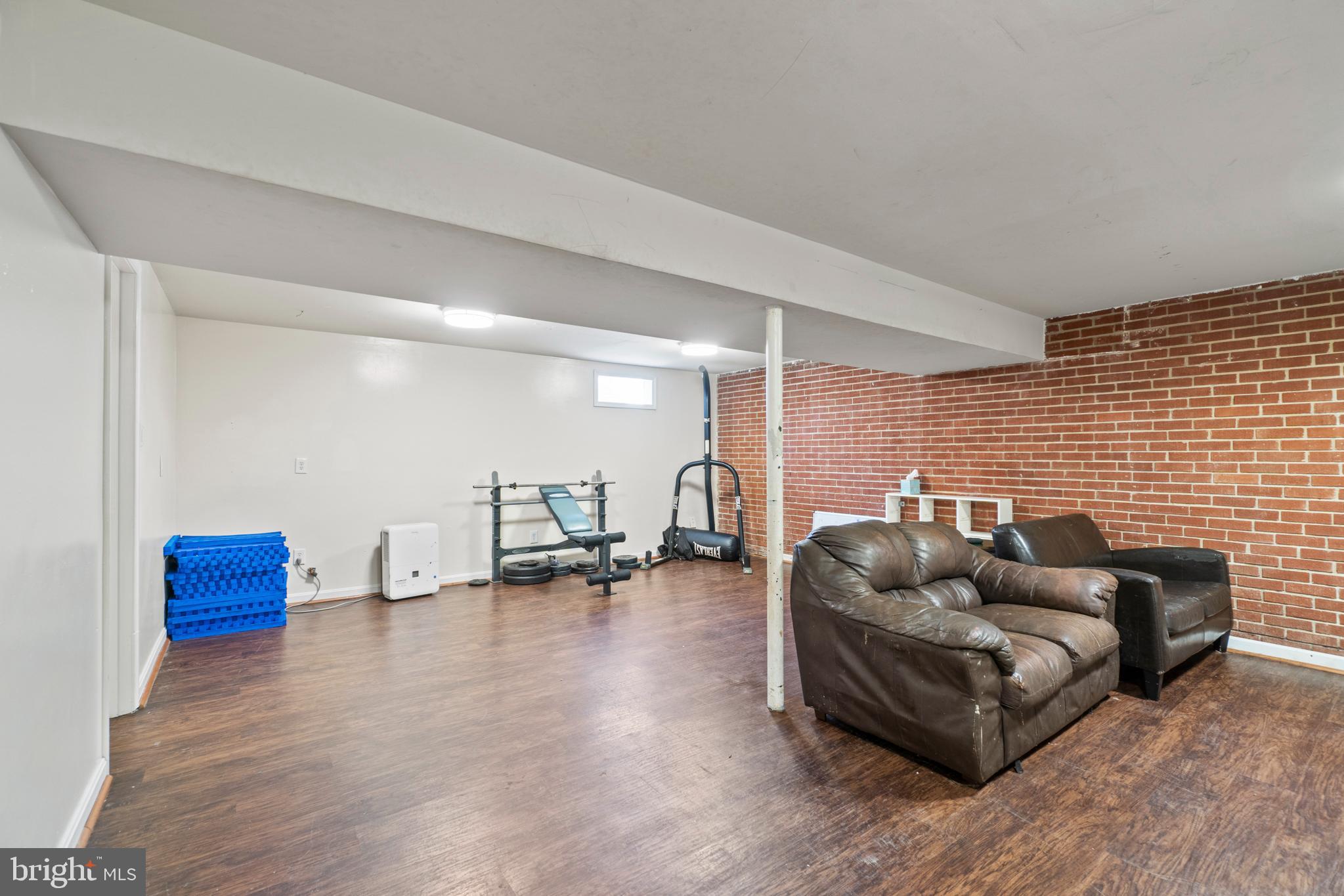 COUNTRY CLUB - Residential