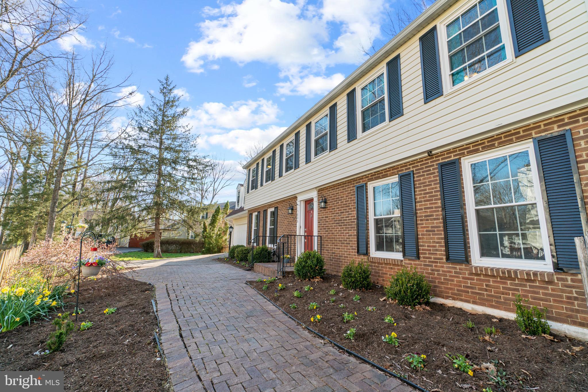 COUNTRY CLUB - Residential