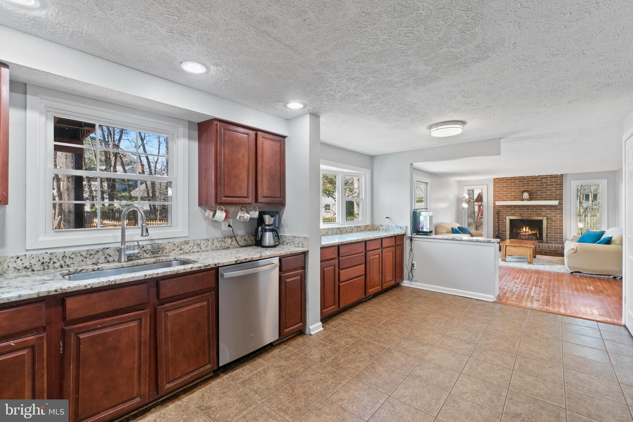 COUNTRY CLUB - Residential