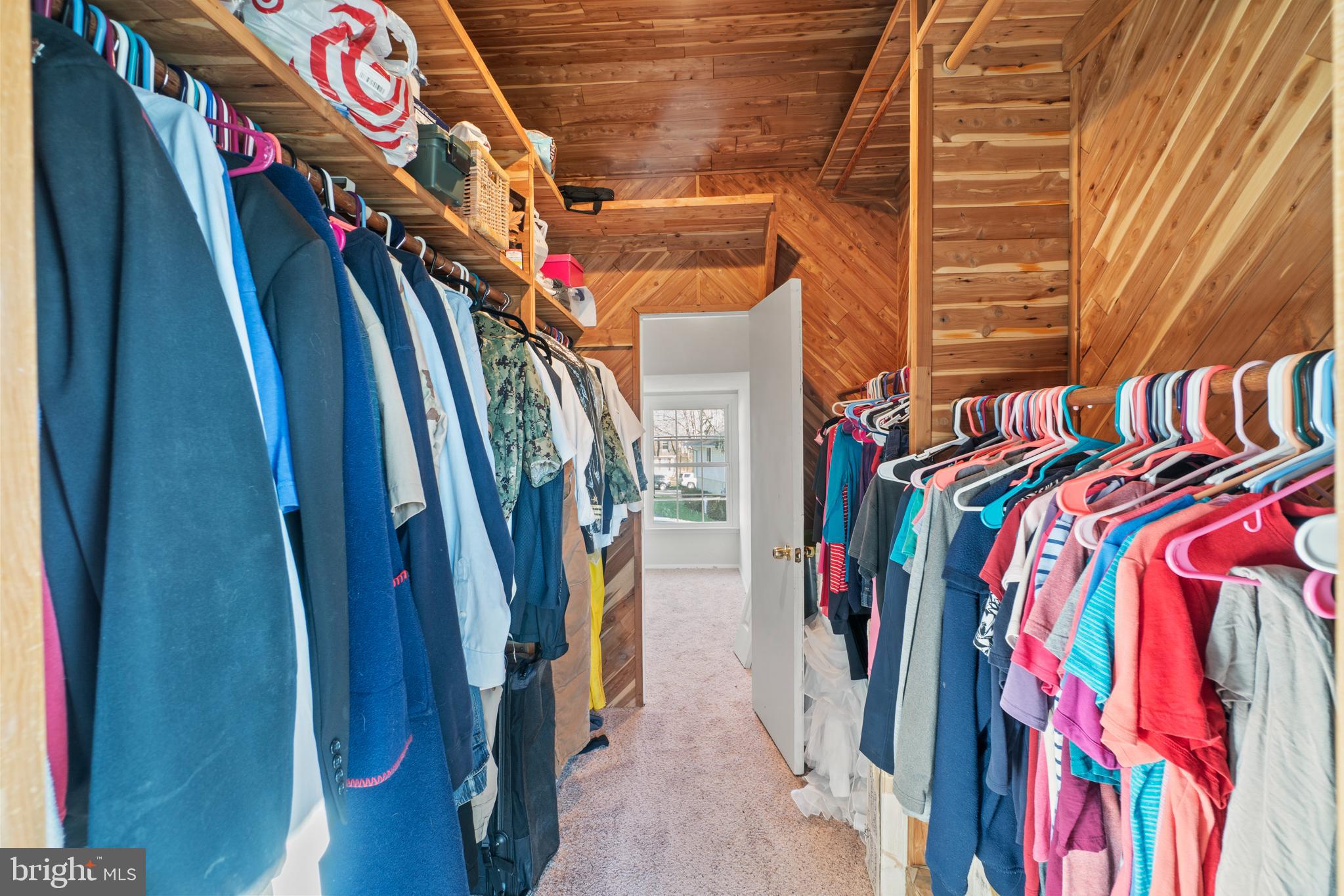 COUNTRY CLUB - Residential