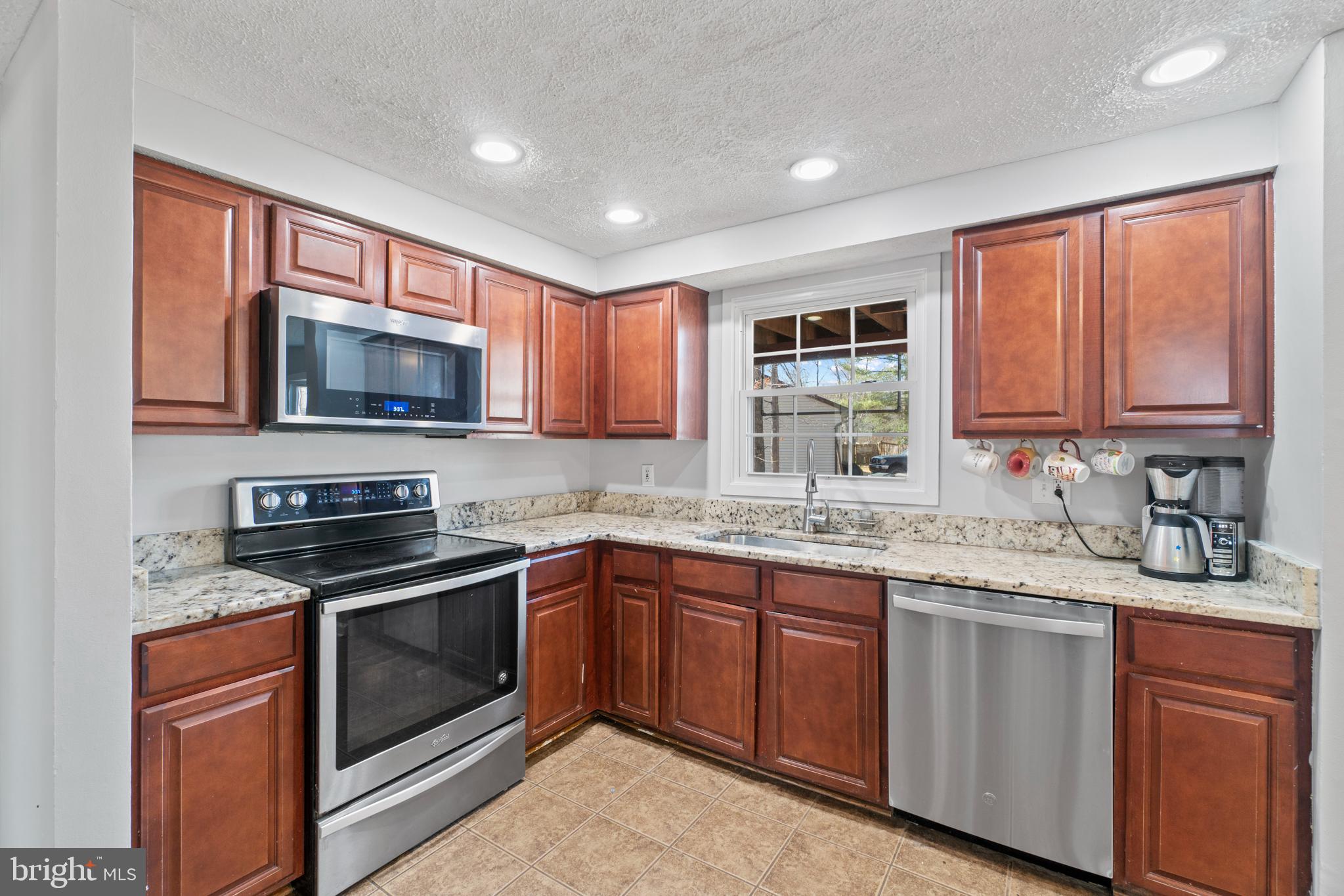 COUNTRY CLUB - Residential