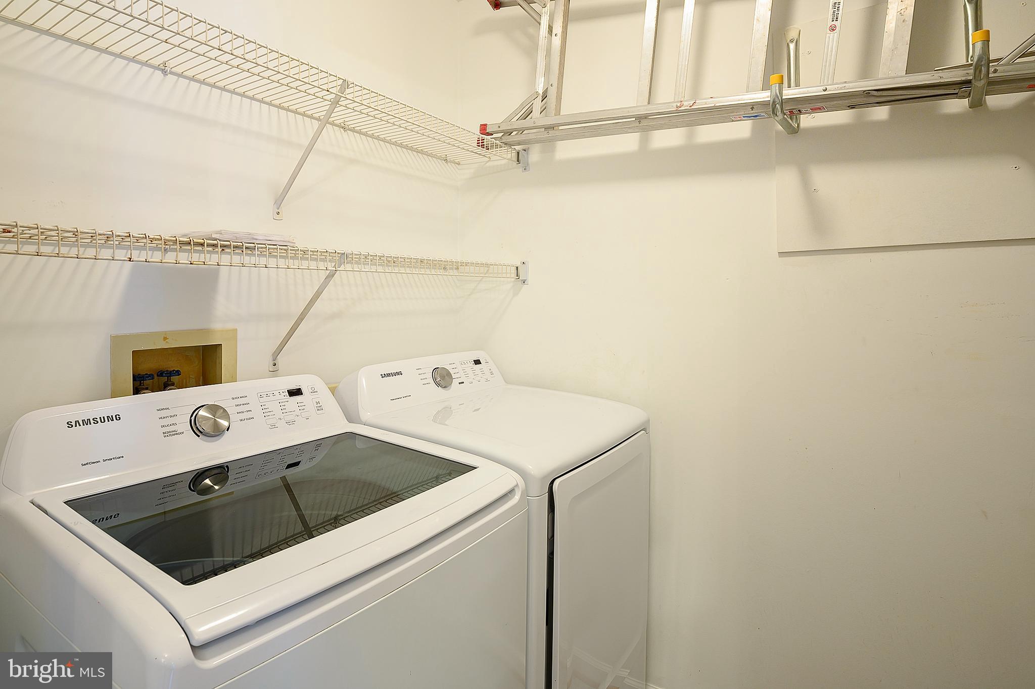 SILVERBROOK FARMS - Residential