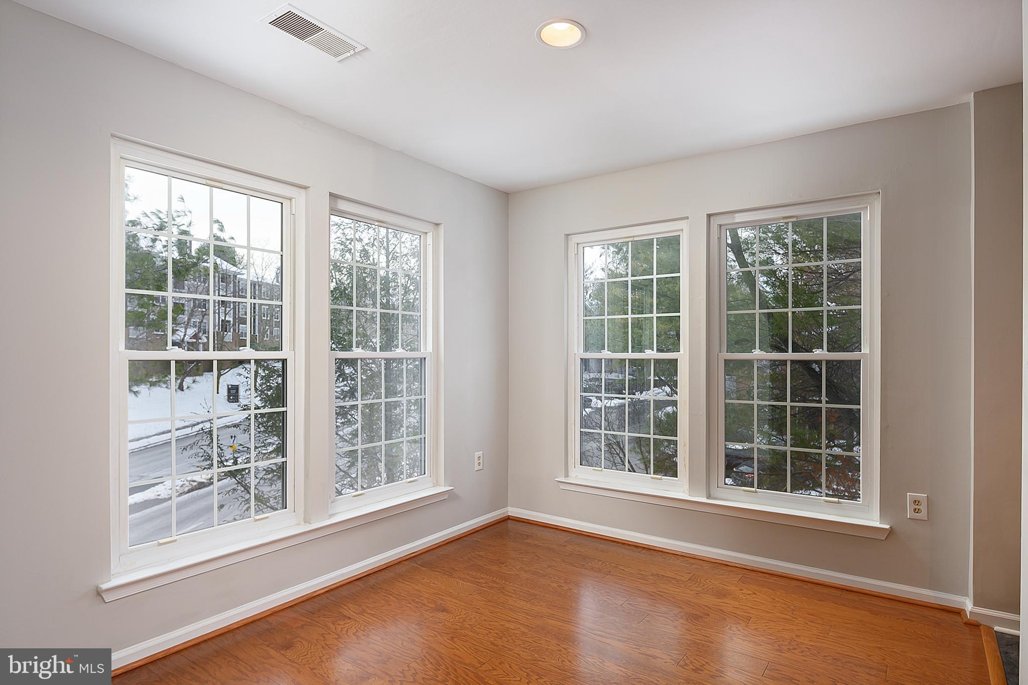 SILVERBROOK FARMS - Residential