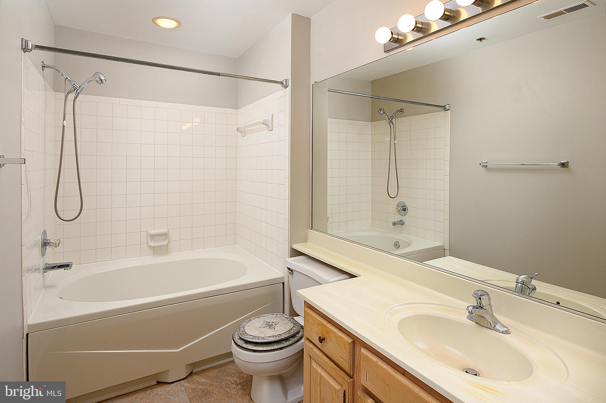 SILVERBROOK FARMS - Residential