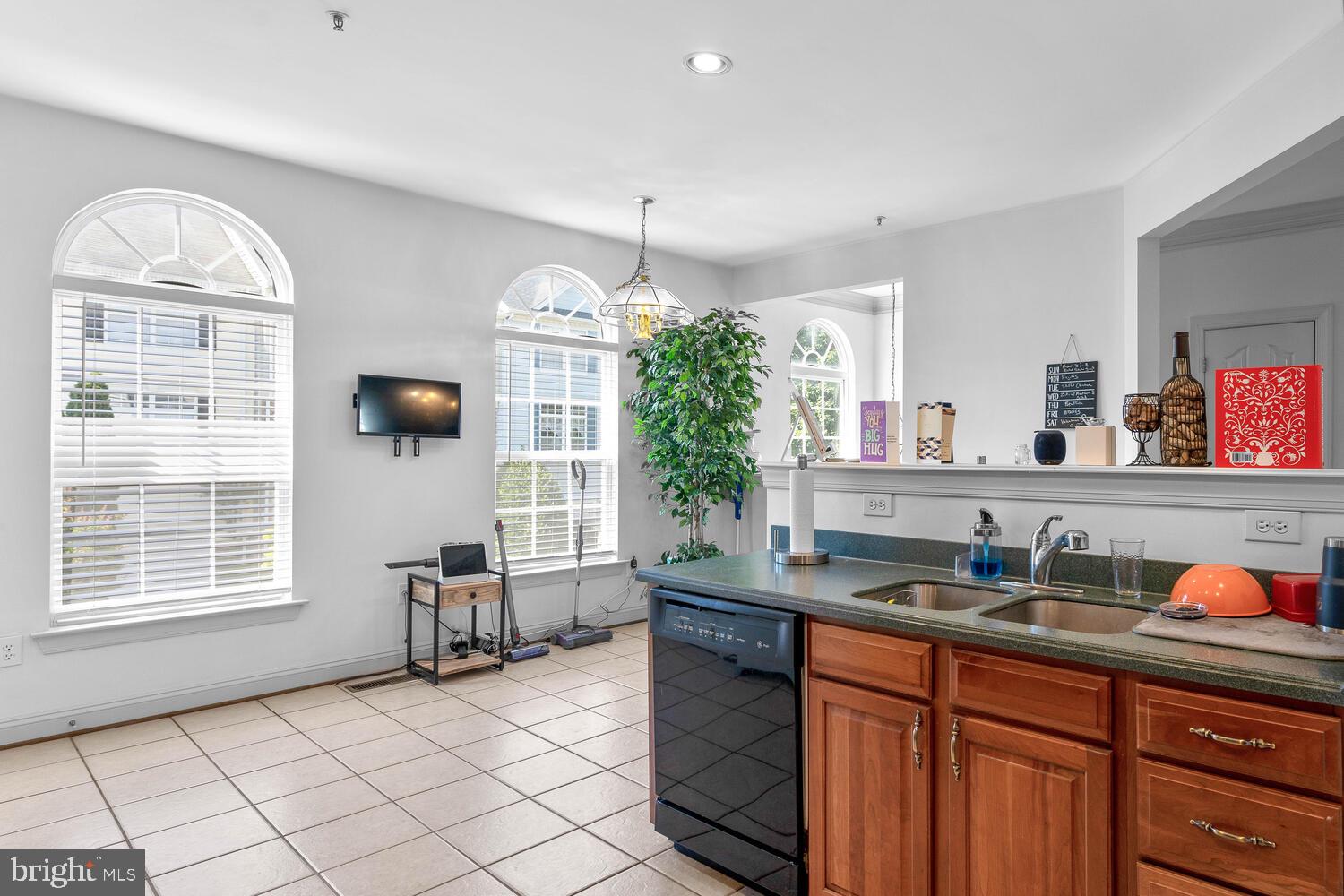 BARNSLEY MANOR ESTATES - Residential Lease