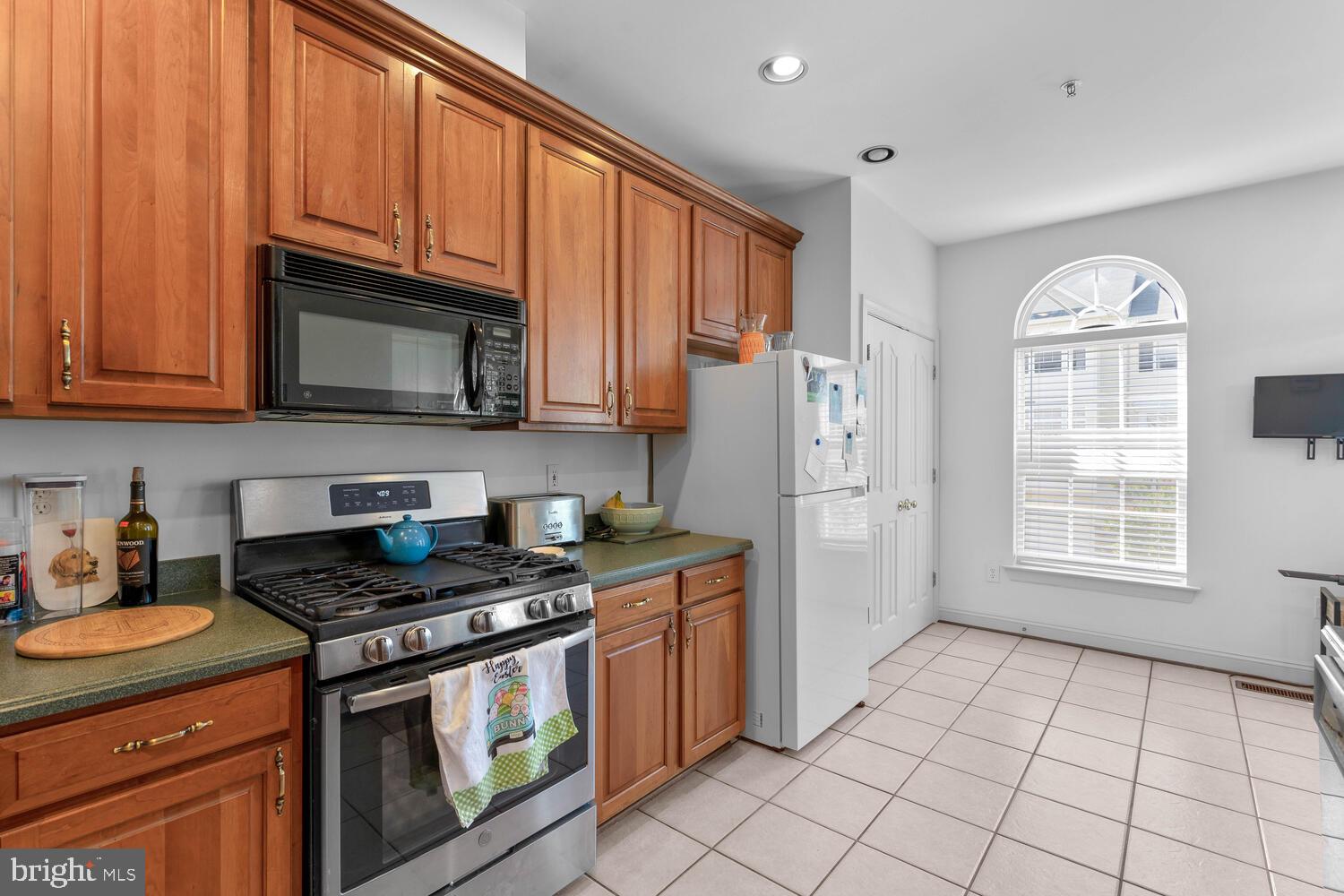 BARNSLEY MANOR ESTATES - Residential Lease