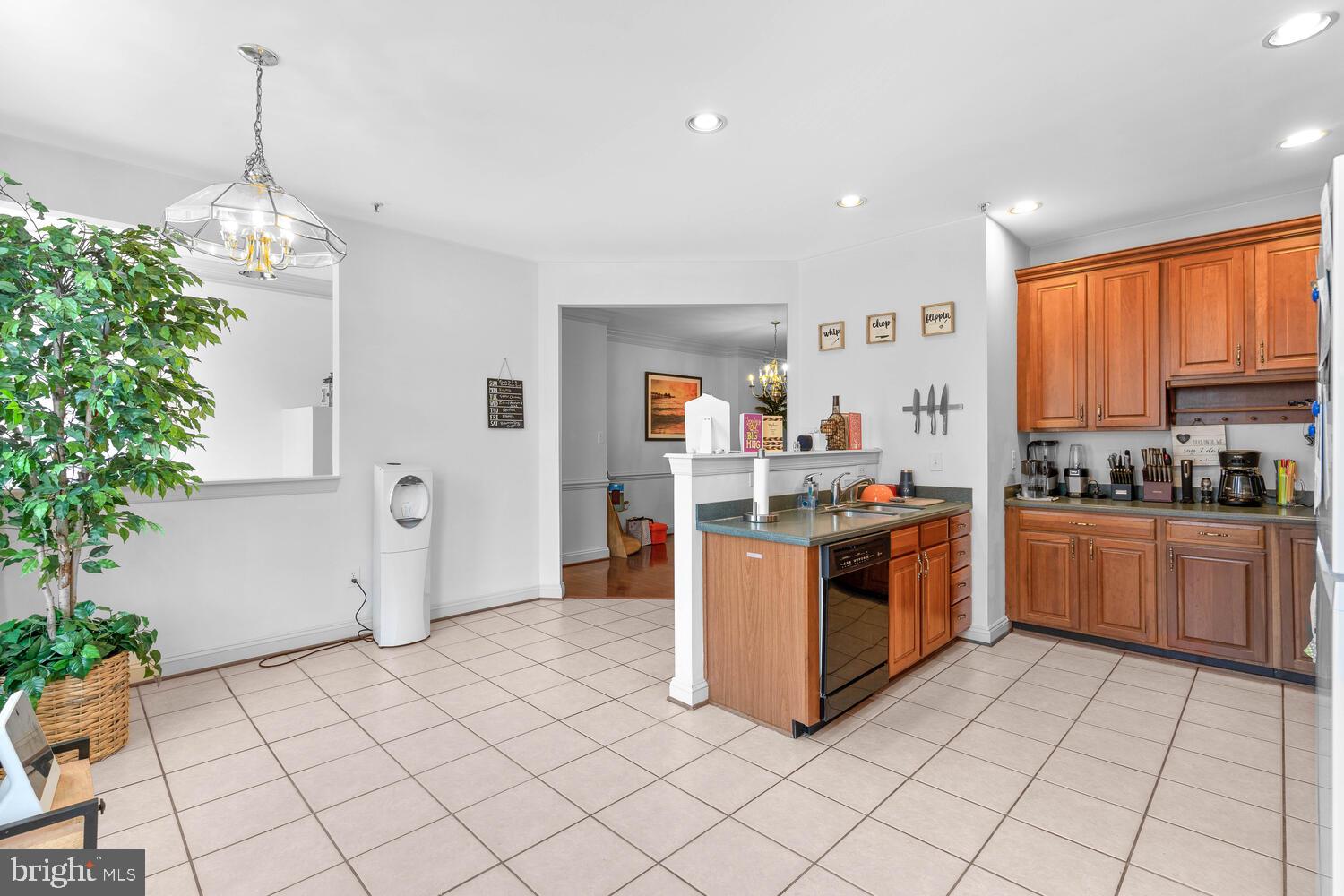 BARNSLEY MANOR ESTATES - Residential Lease