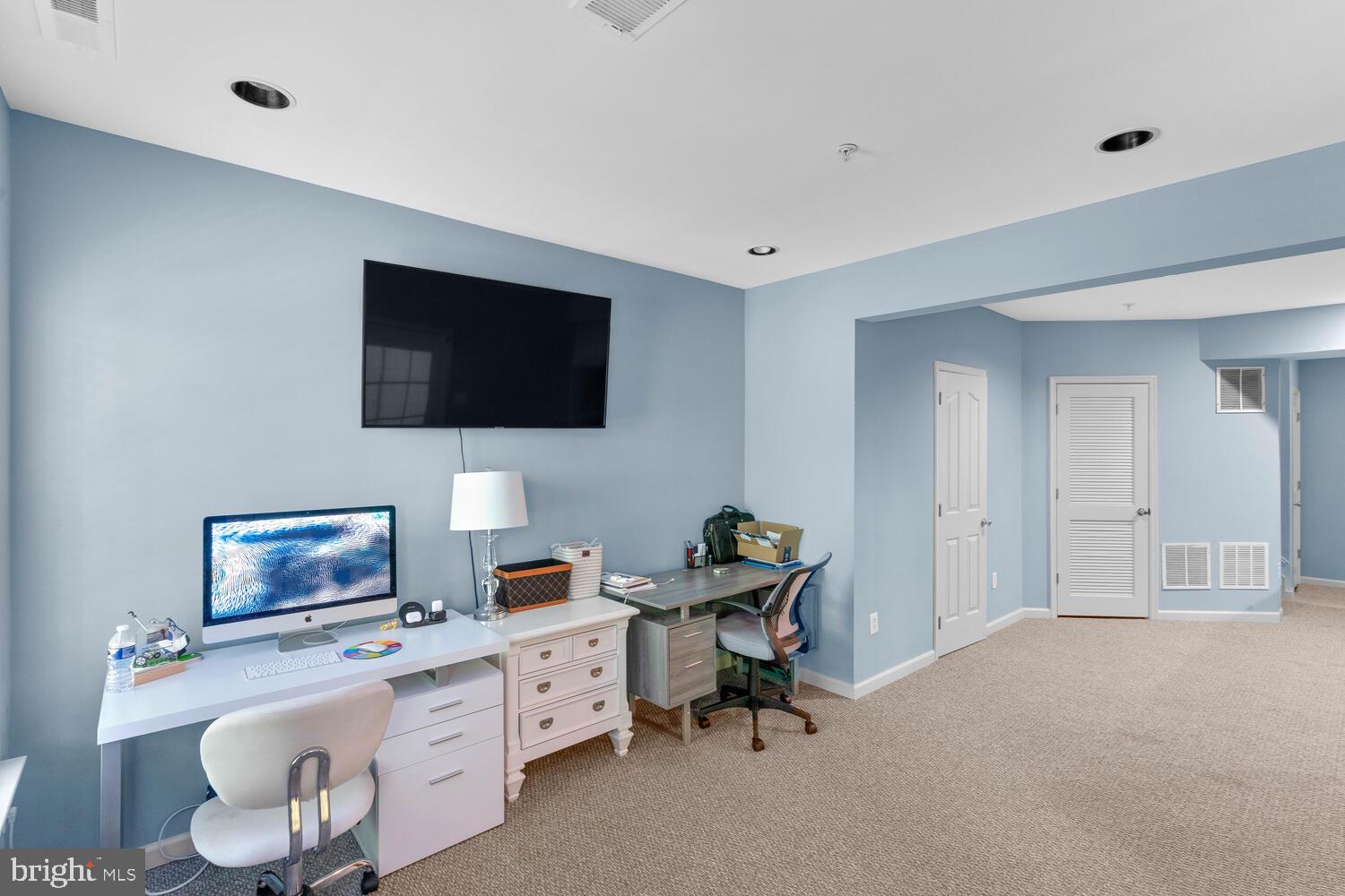 BARNSLEY MANOR ESTATES - Residential Lease