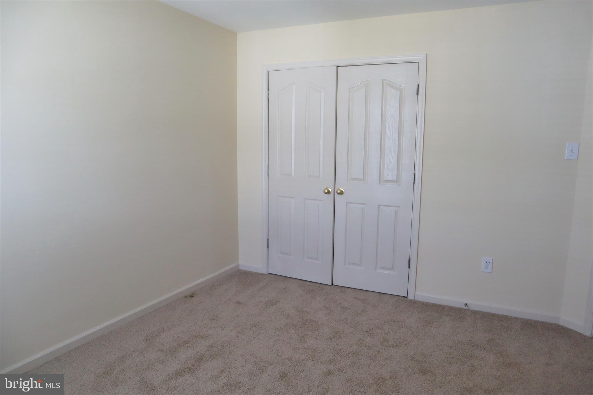 BARNSLEY MANOR ESTATES - Residential Lease