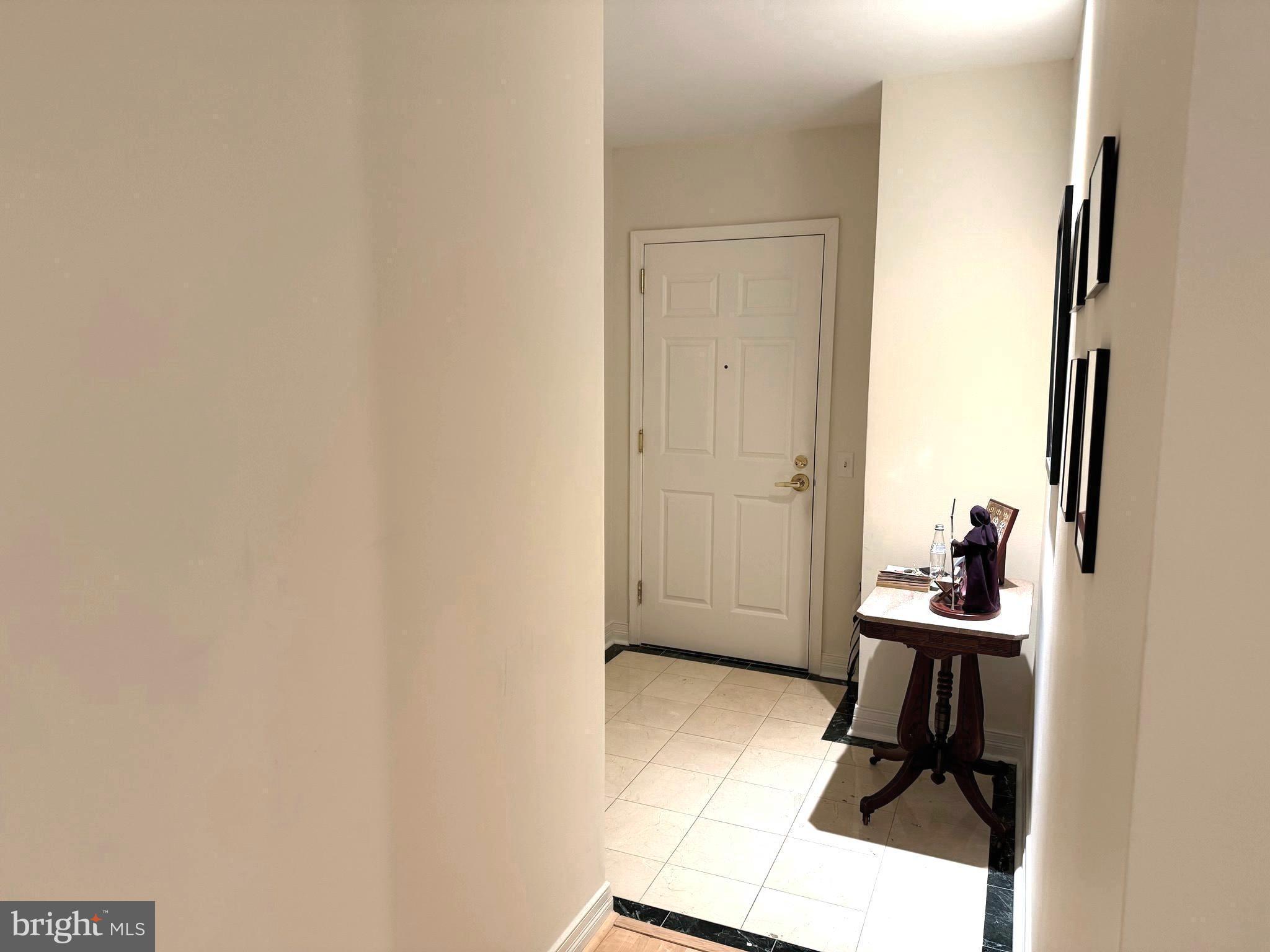 LOGAN SQUARE - Residential