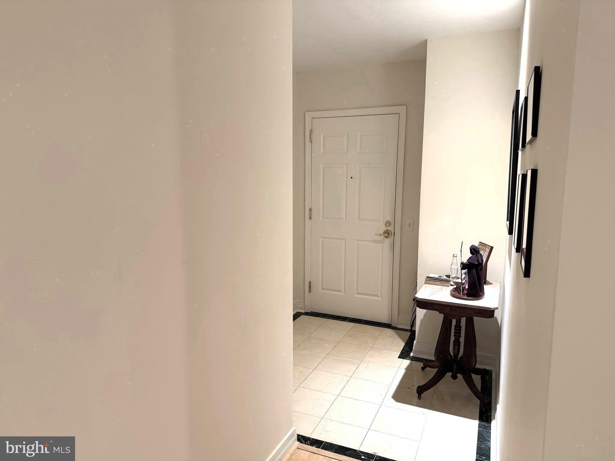 LOGAN SQUARE - Residential