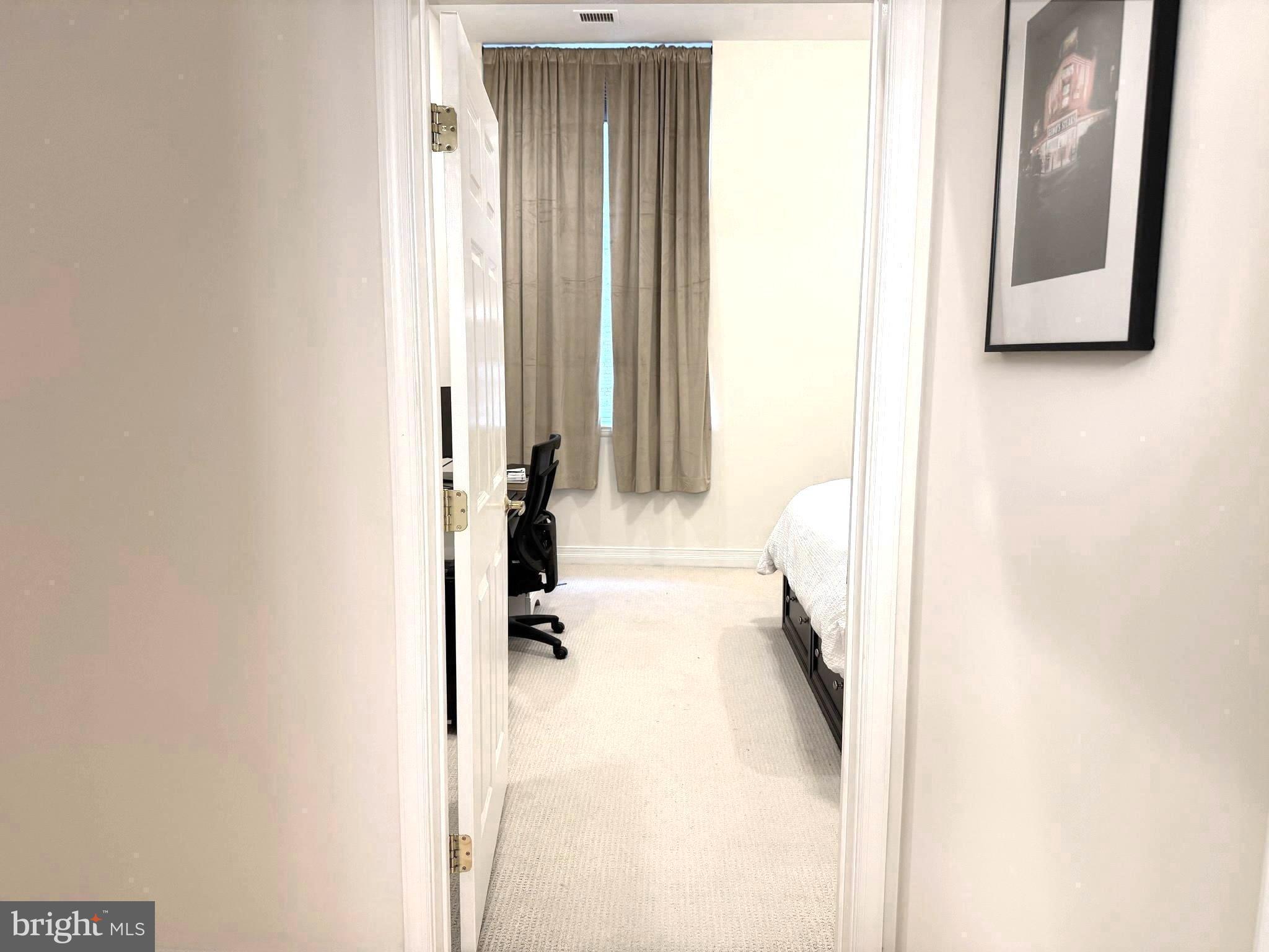 LOGAN SQUARE - Residential