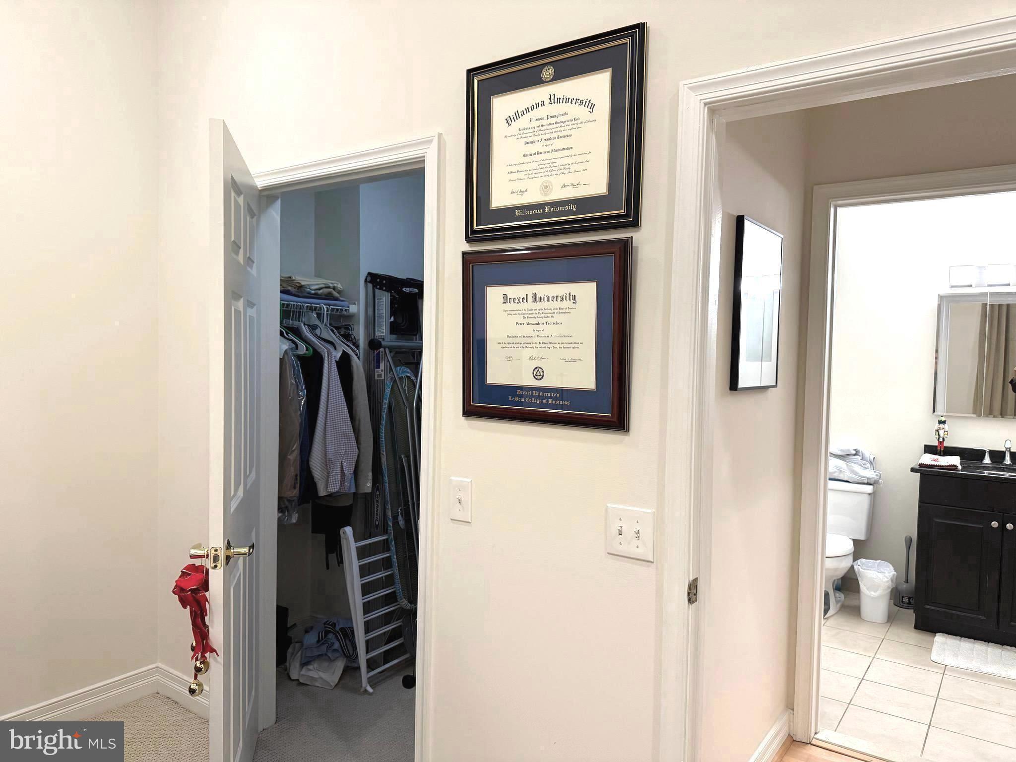 LOGAN SQUARE - Residential