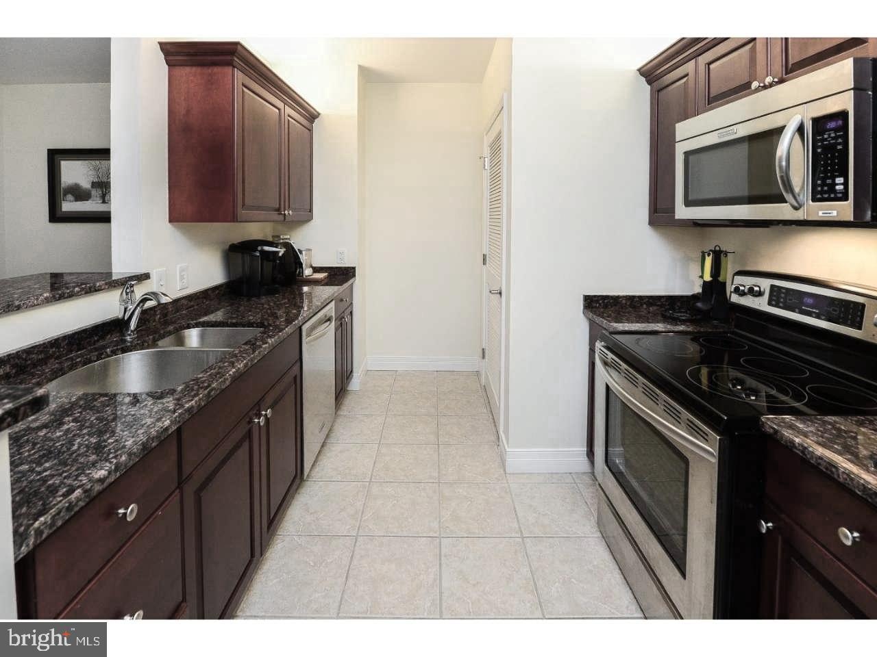 LOGAN SQUARE - Residential