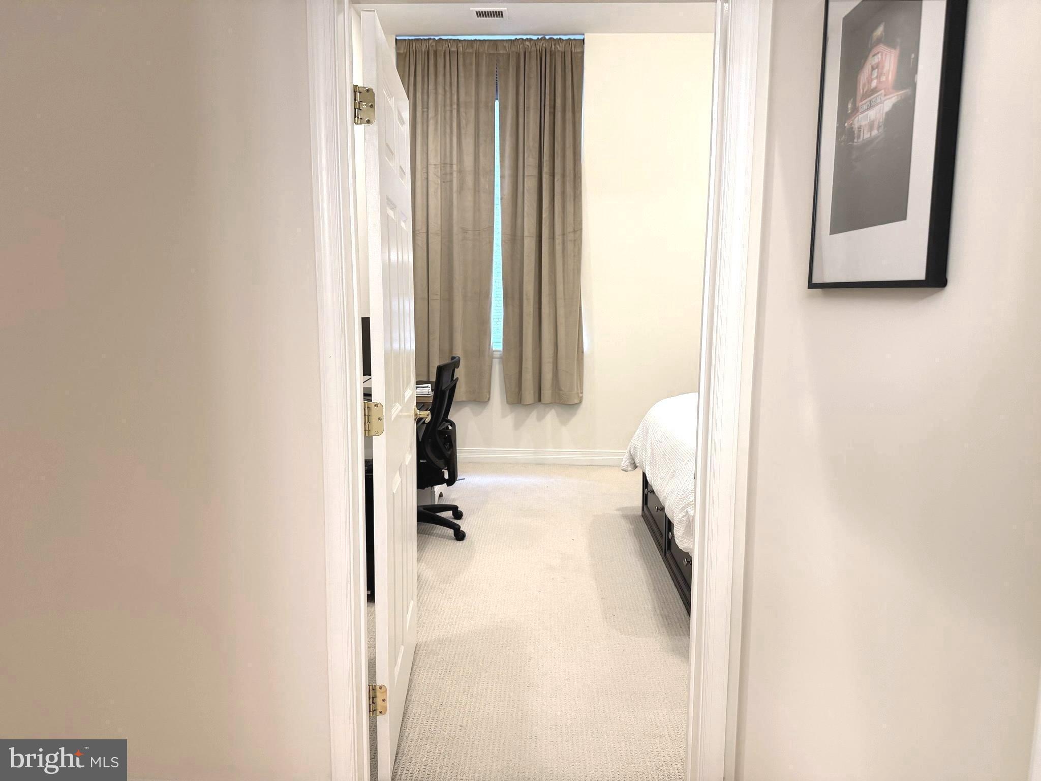 LOGAN SQUARE - Residential