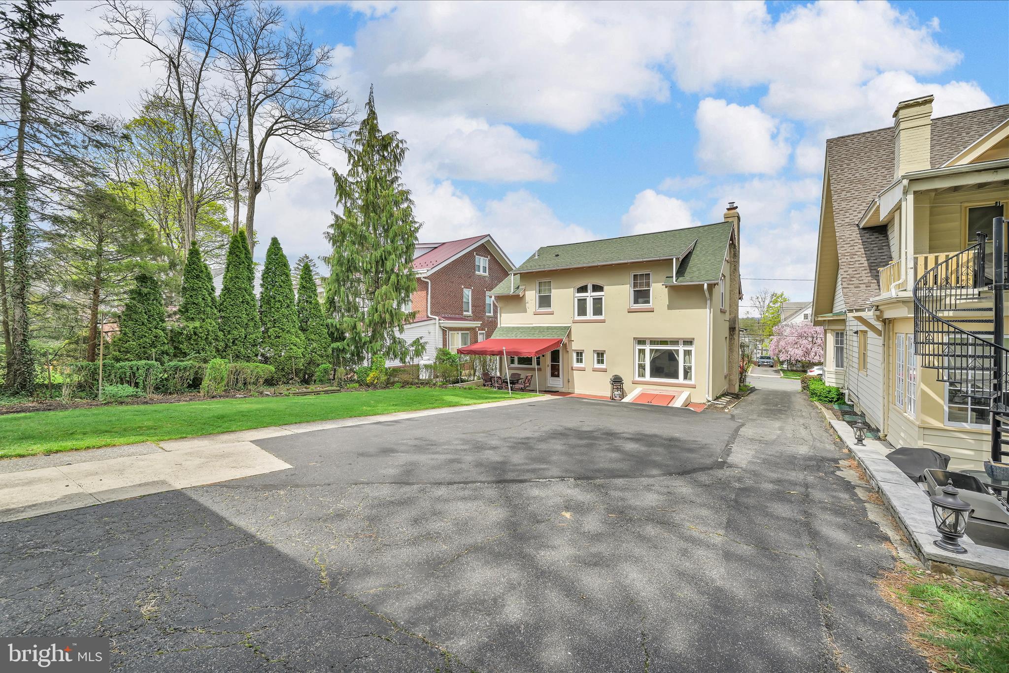 MAHANTONGO STREET - Residential