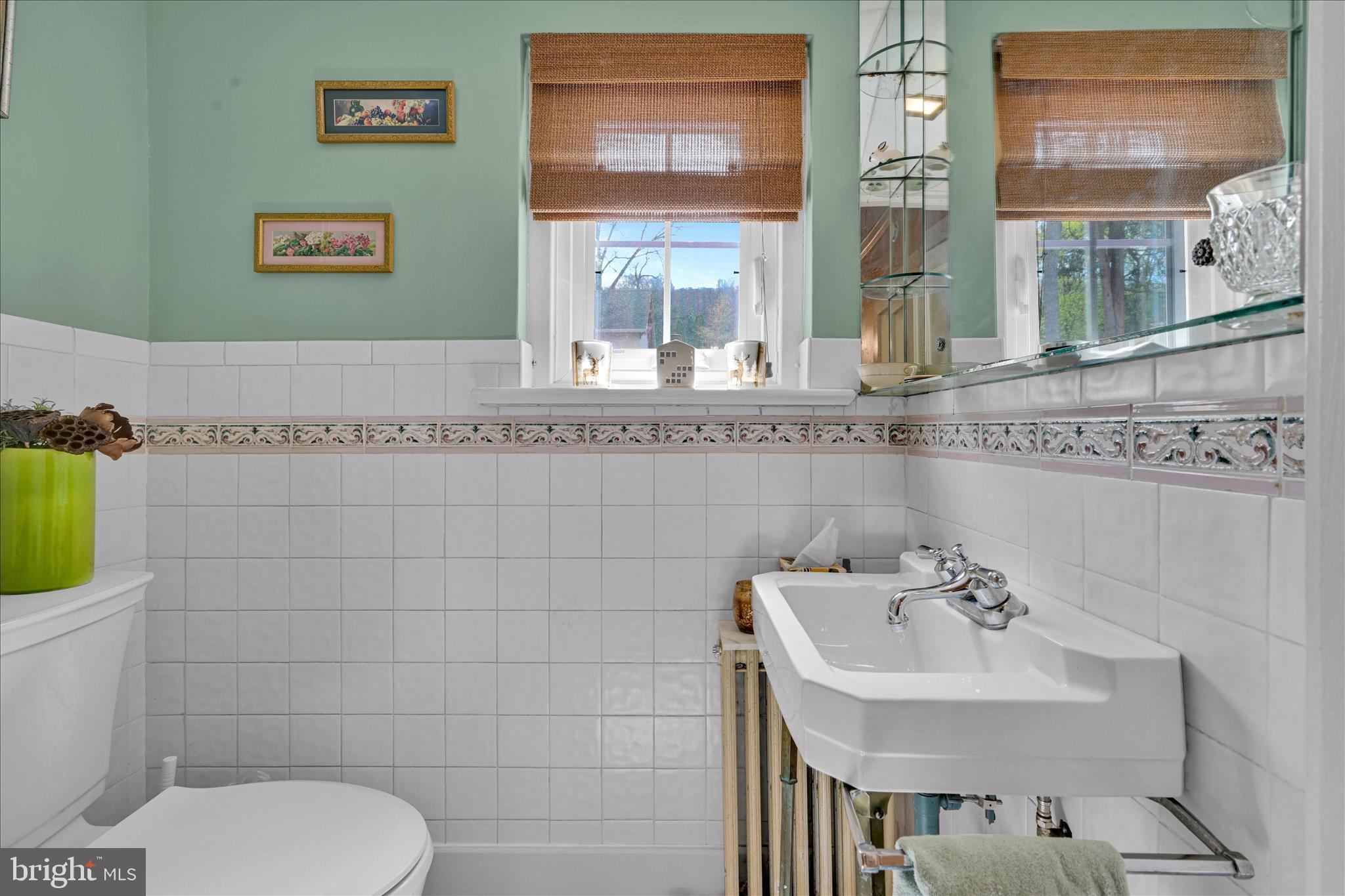 MAHANTONGO STREET - Residential