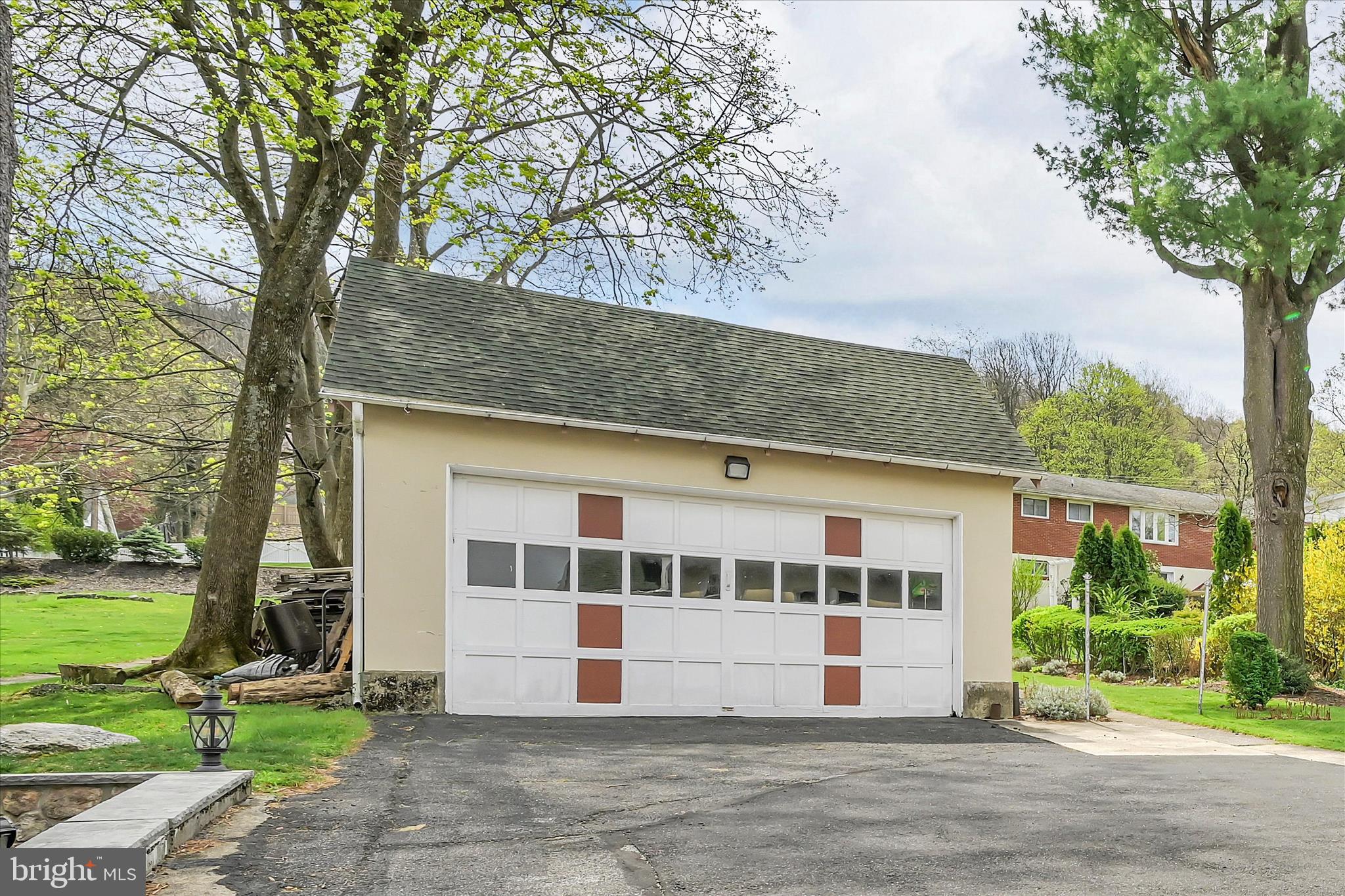 MAHANTONGO STREET - Residential