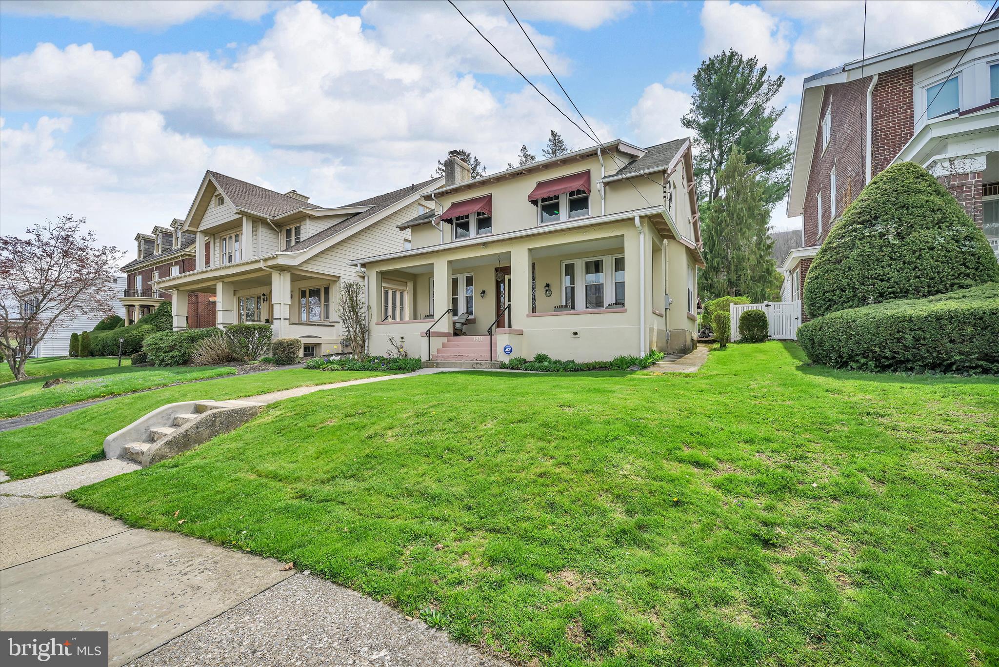 1911 MAHANTONGO STREET